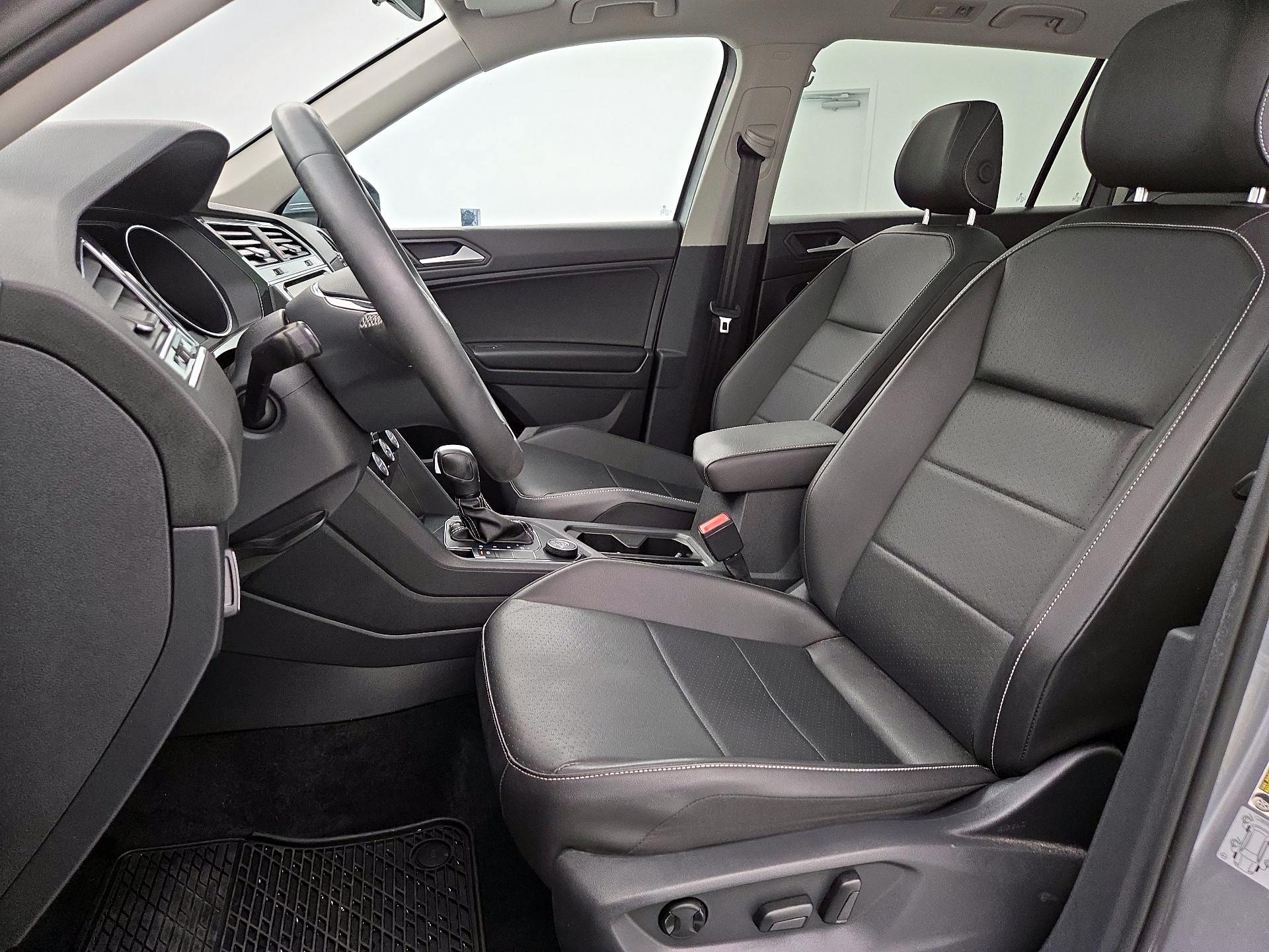 Thumbnail: 2021 Volkswagen Tiguan - 11