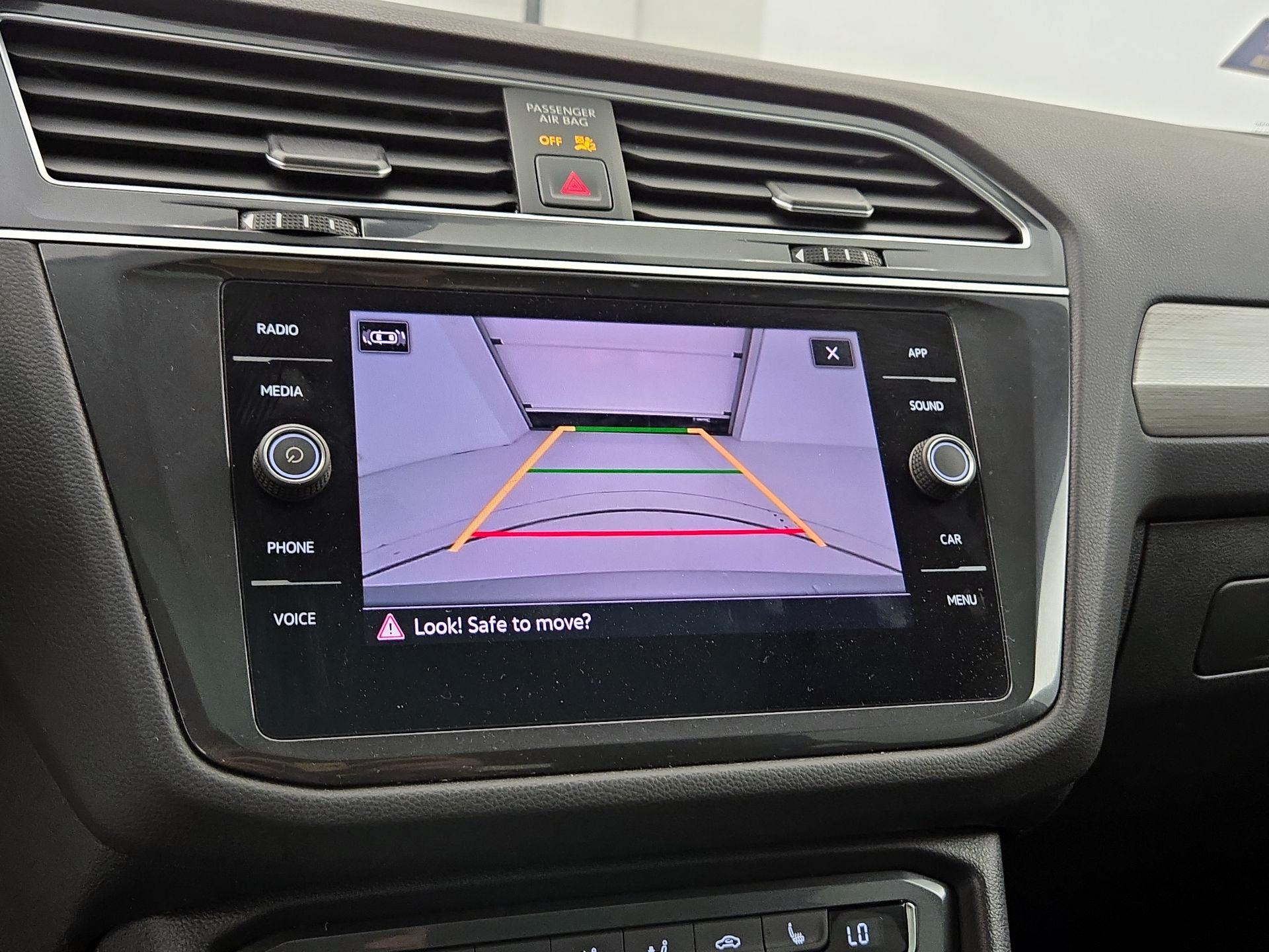 Thumbnail: 2021 Volkswagen Tiguan - 14