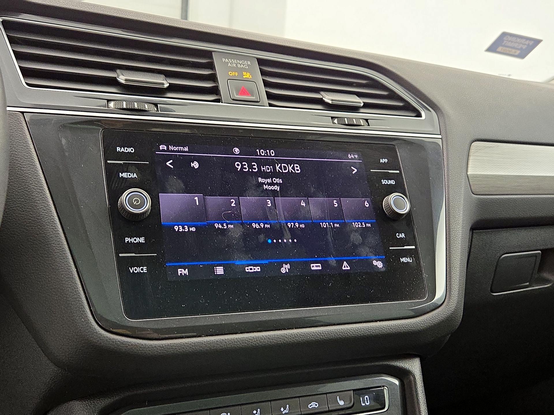 Thumbnail: 2021 Volkswagen Tiguan - 15