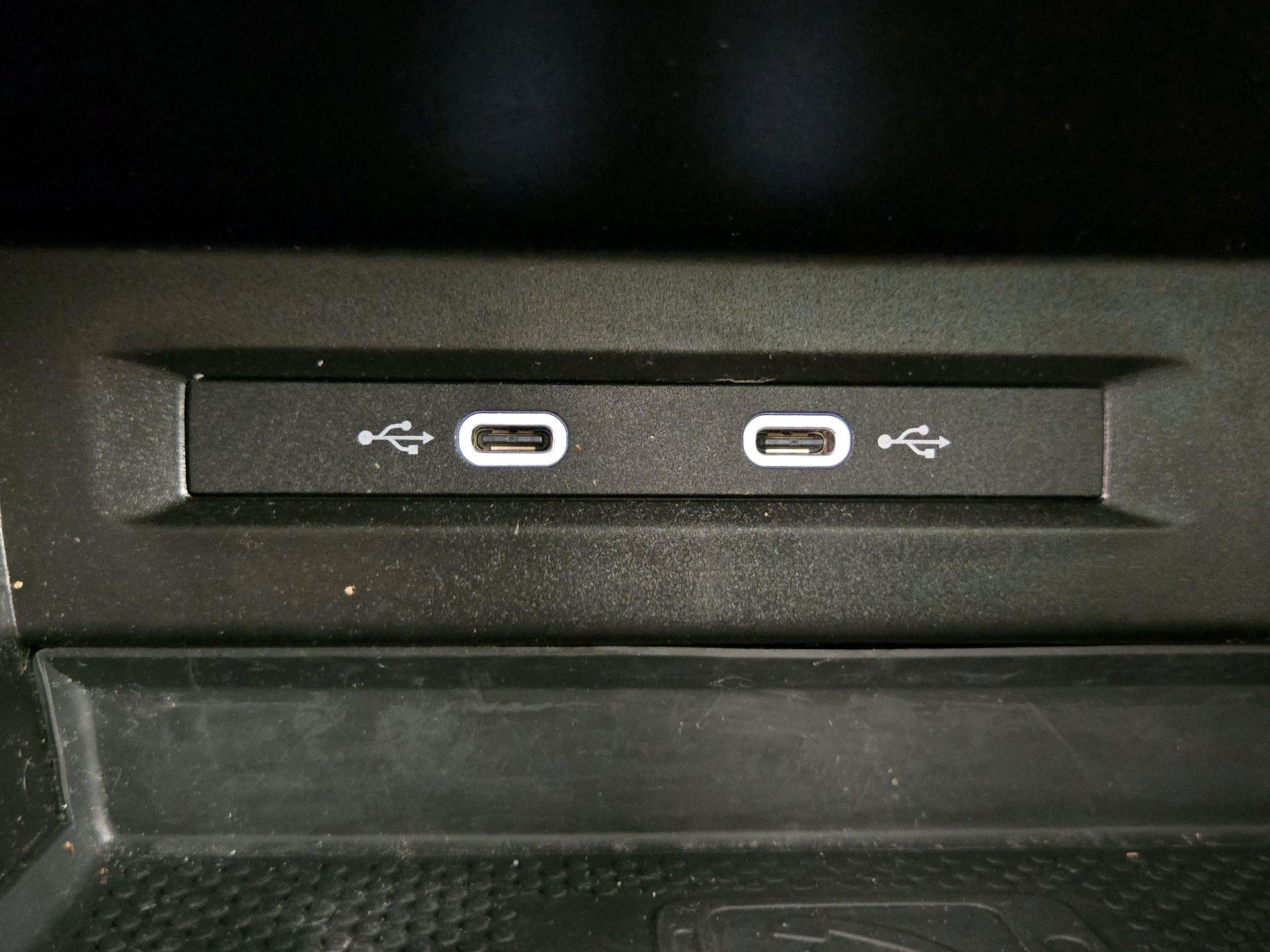 Thumbnail: 2021 Volkswagen Tiguan - 18