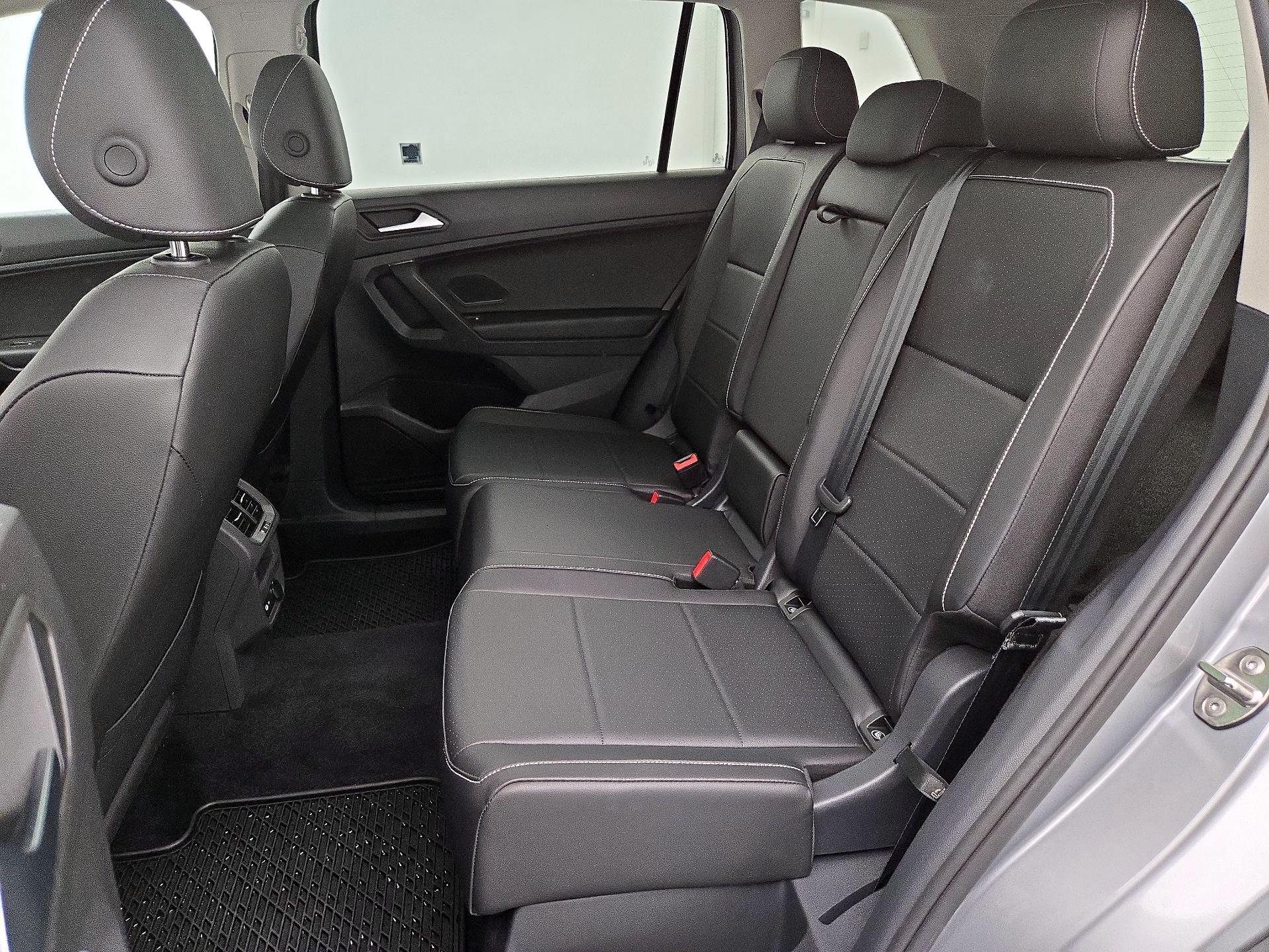 Thumbnail: 2021 Volkswagen Tiguan - 20