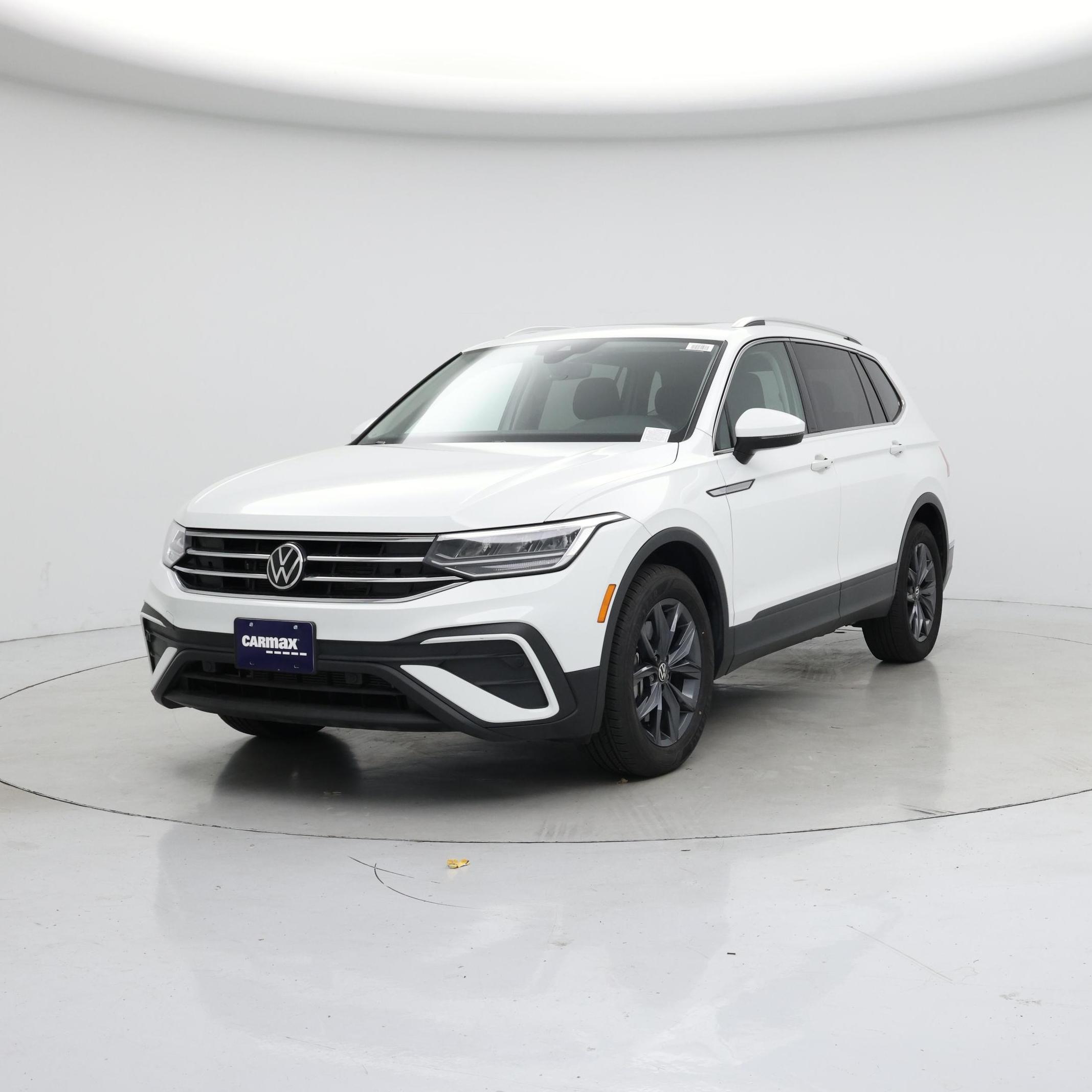 Thumbnail: 2022 Volkswagen Tiguan - 4