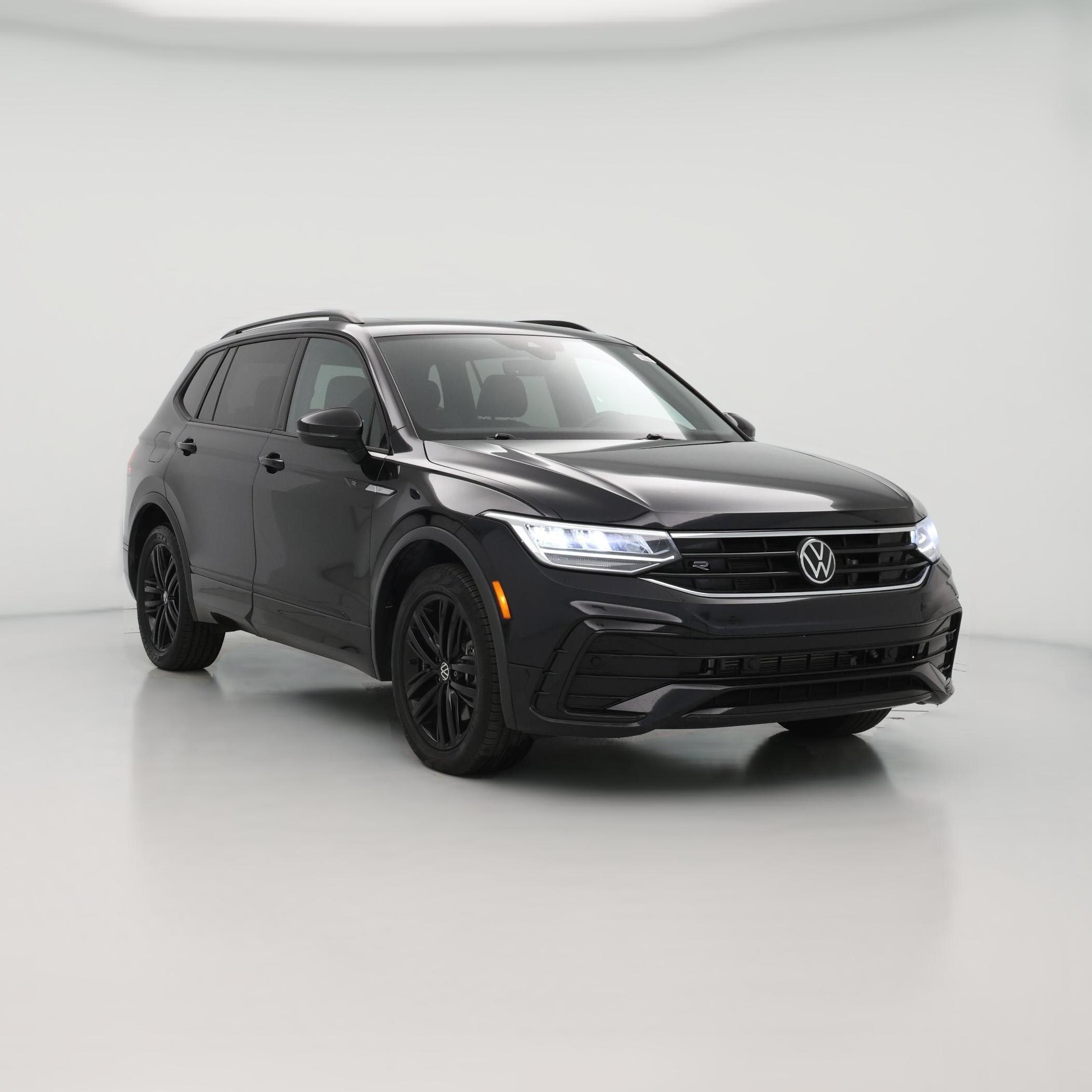 Thumbnail: 2022 Volkswagen Tiguan - 1