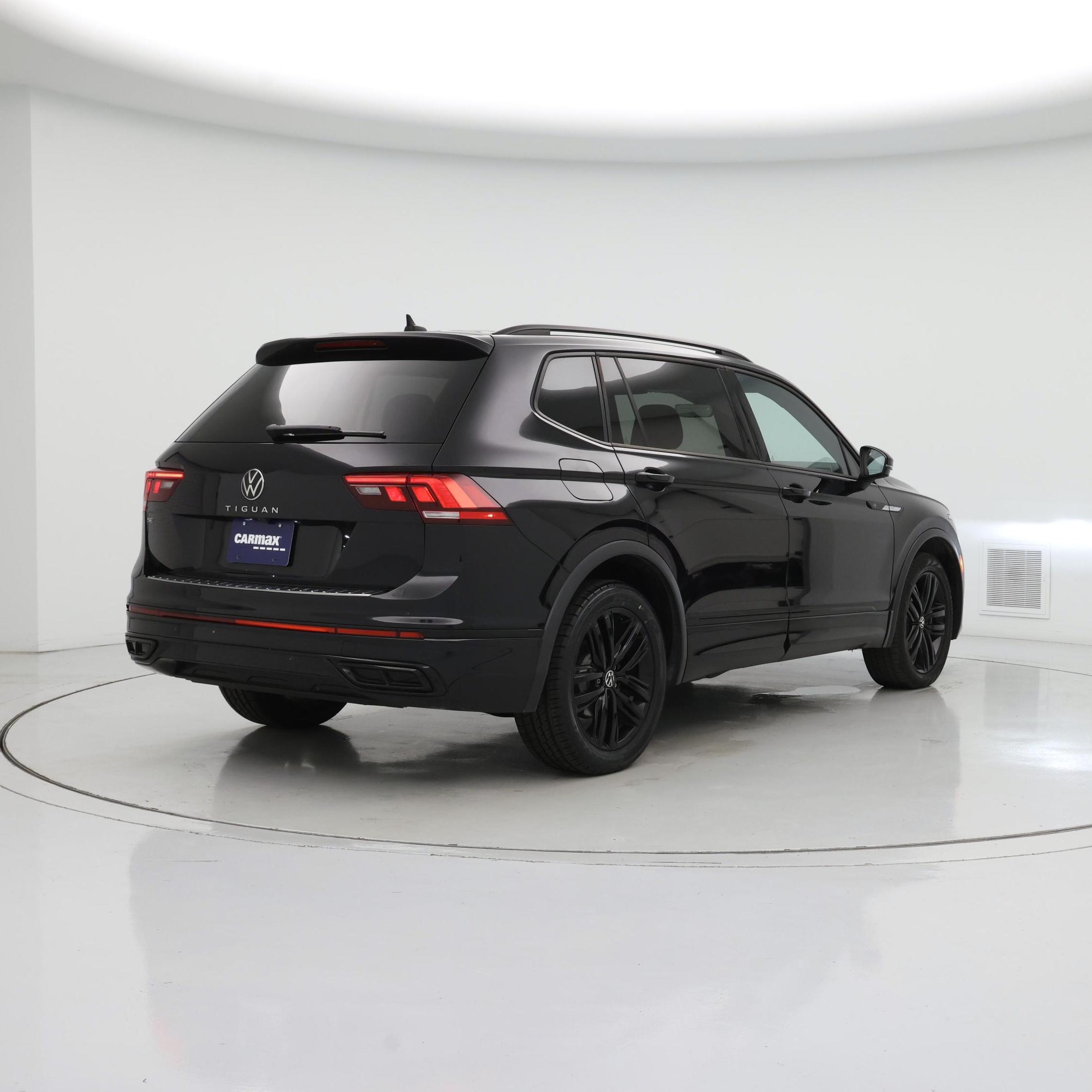 Thumbnail: 2022 Volkswagen Tiguan - 8