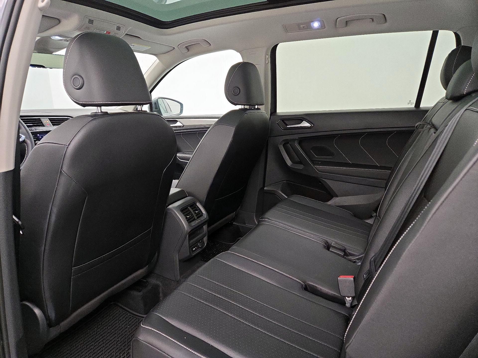 Thumbnail: 2022 Volkswagen Tiguan - 20