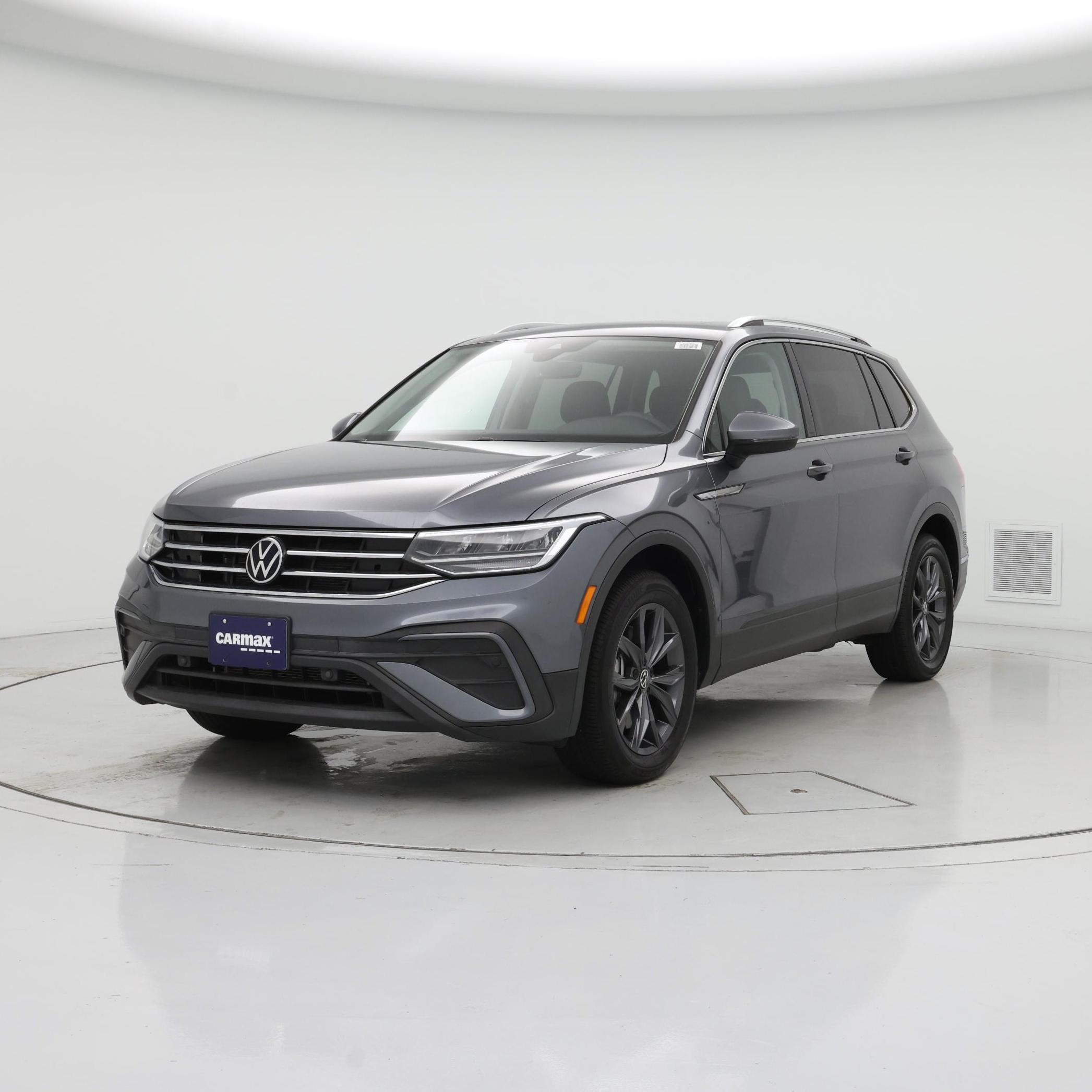 Thumbnail: 2022 Volkswagen Tiguan - 4