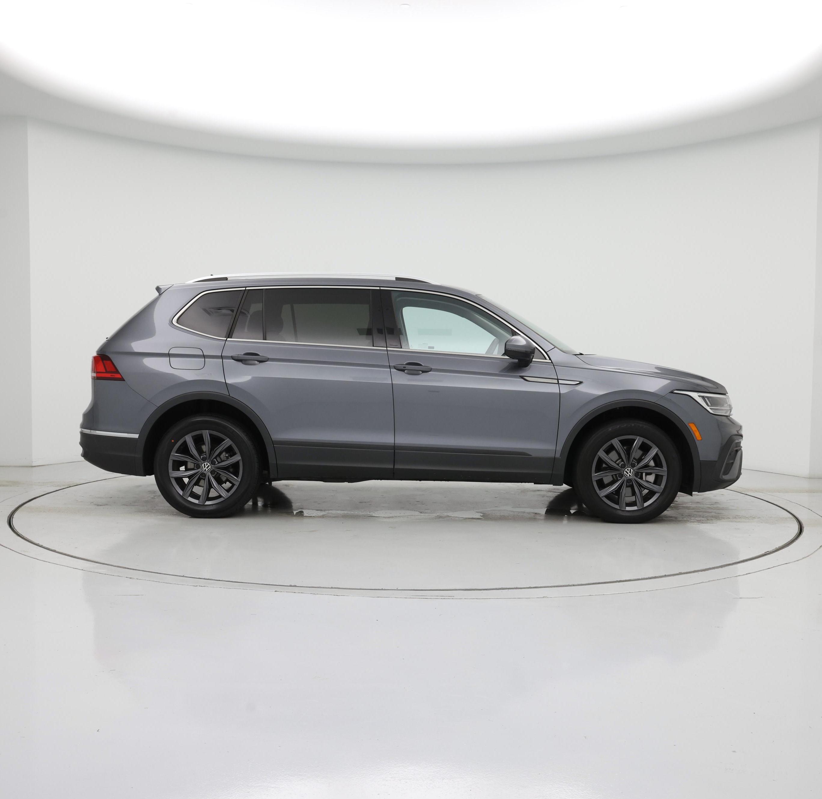 Thumbnail: 2022 Volkswagen Tiguan - 7