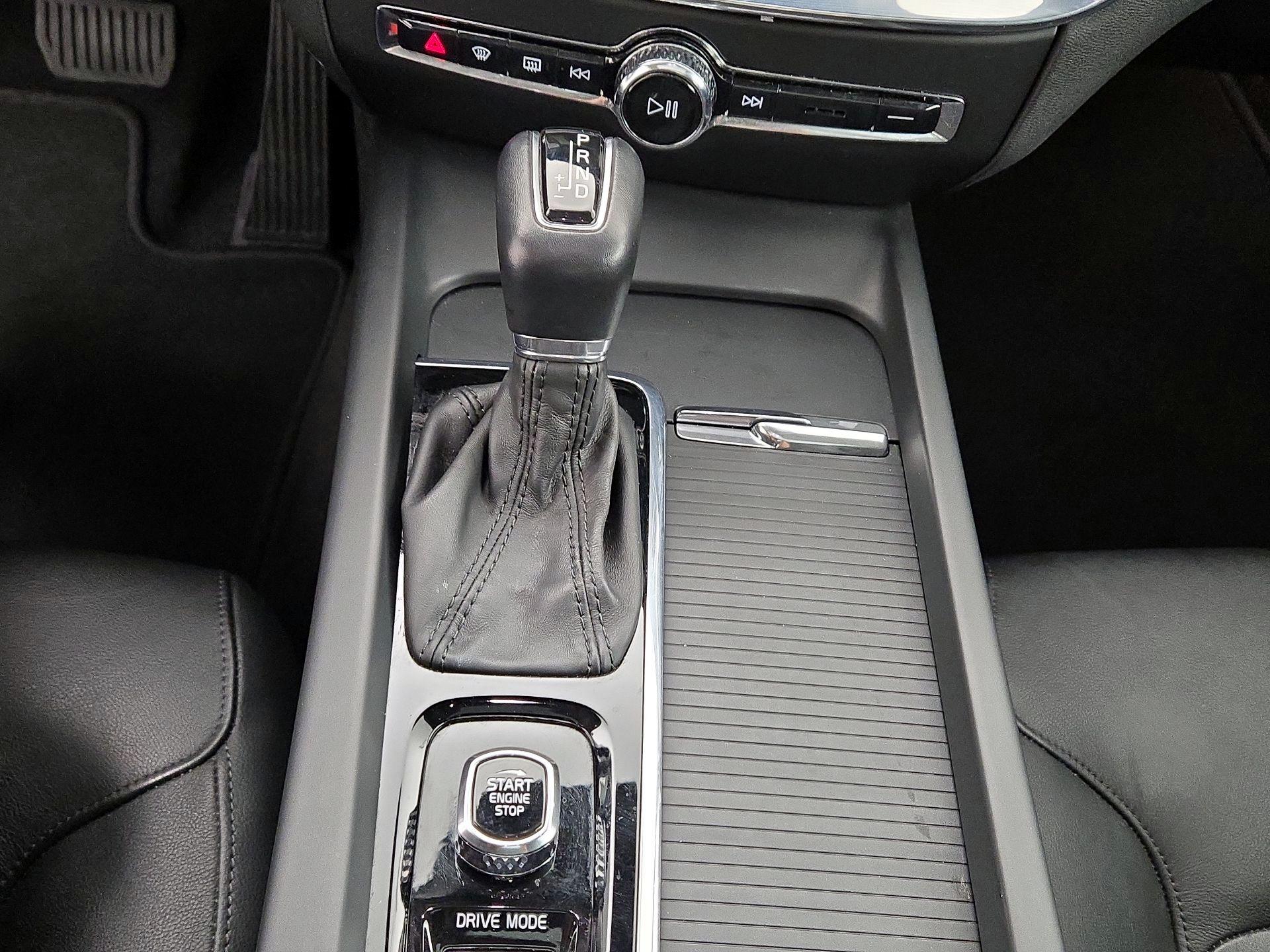 Thumbnail: 2020 Volvo S60 - 17