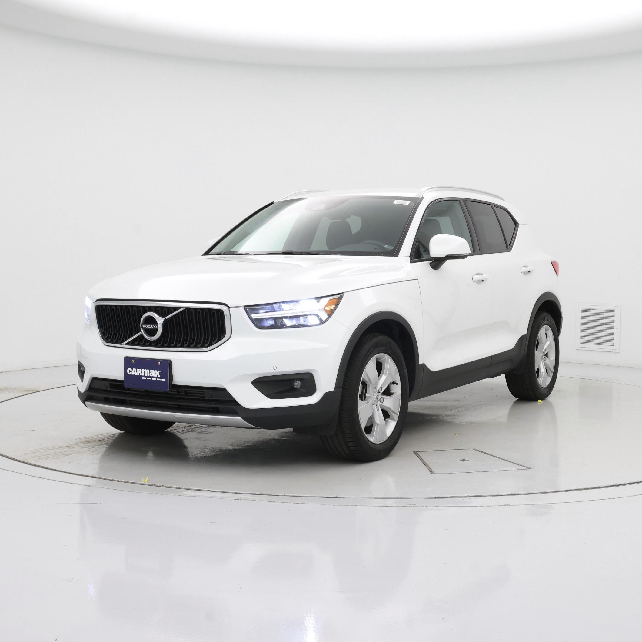 Thumbnail: 2022 Volvo XC40 - 4