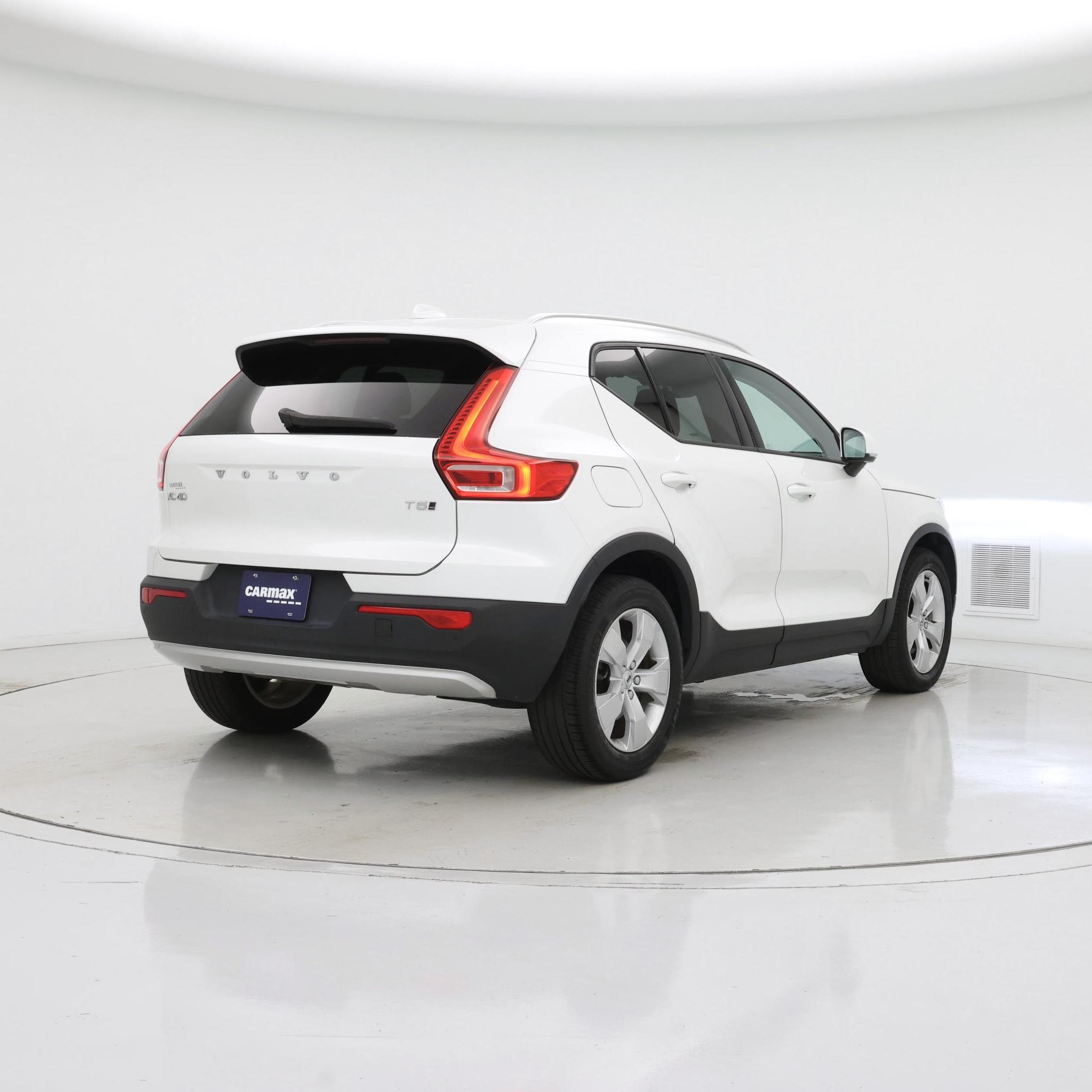Thumbnail: 2022 Volvo XC40 - 8