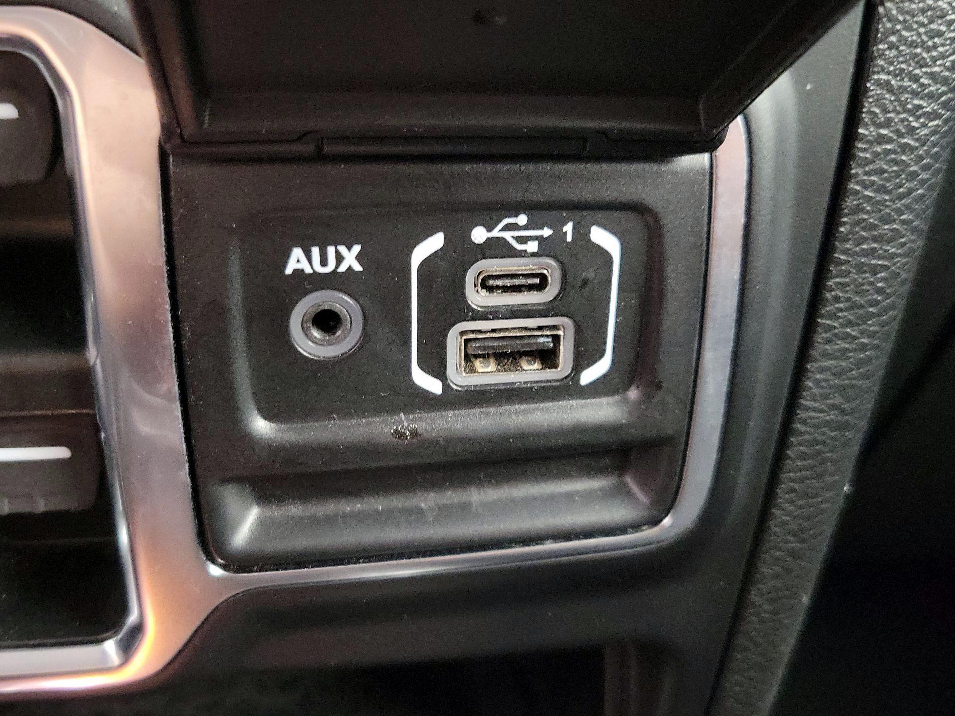 Thumbnail: 2021 Jeep Wrangler - 18