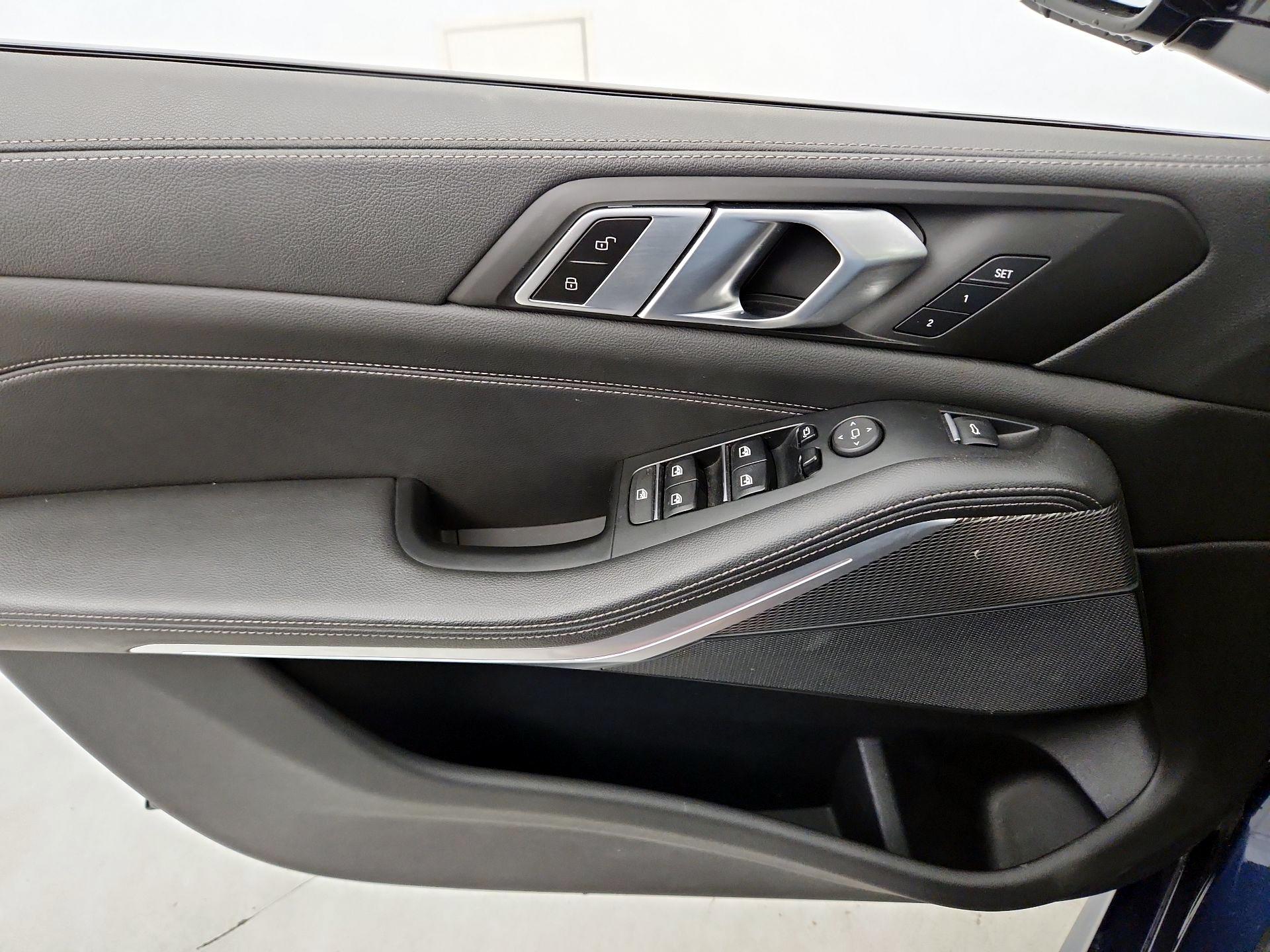 Thumbnail: 2022 BMW X5 - 12