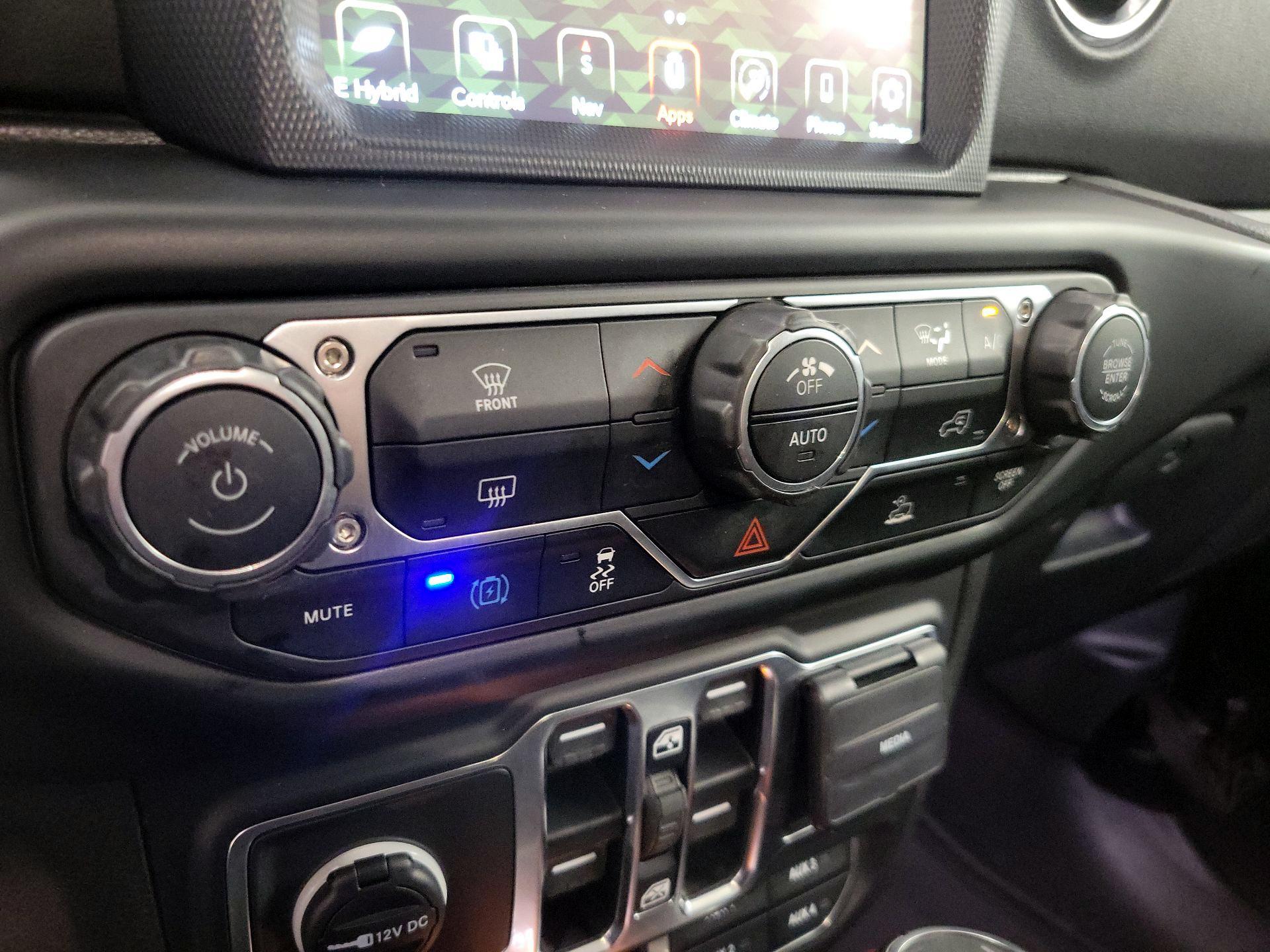 Thumbnail: 2023 Jeep Wrangler - 17