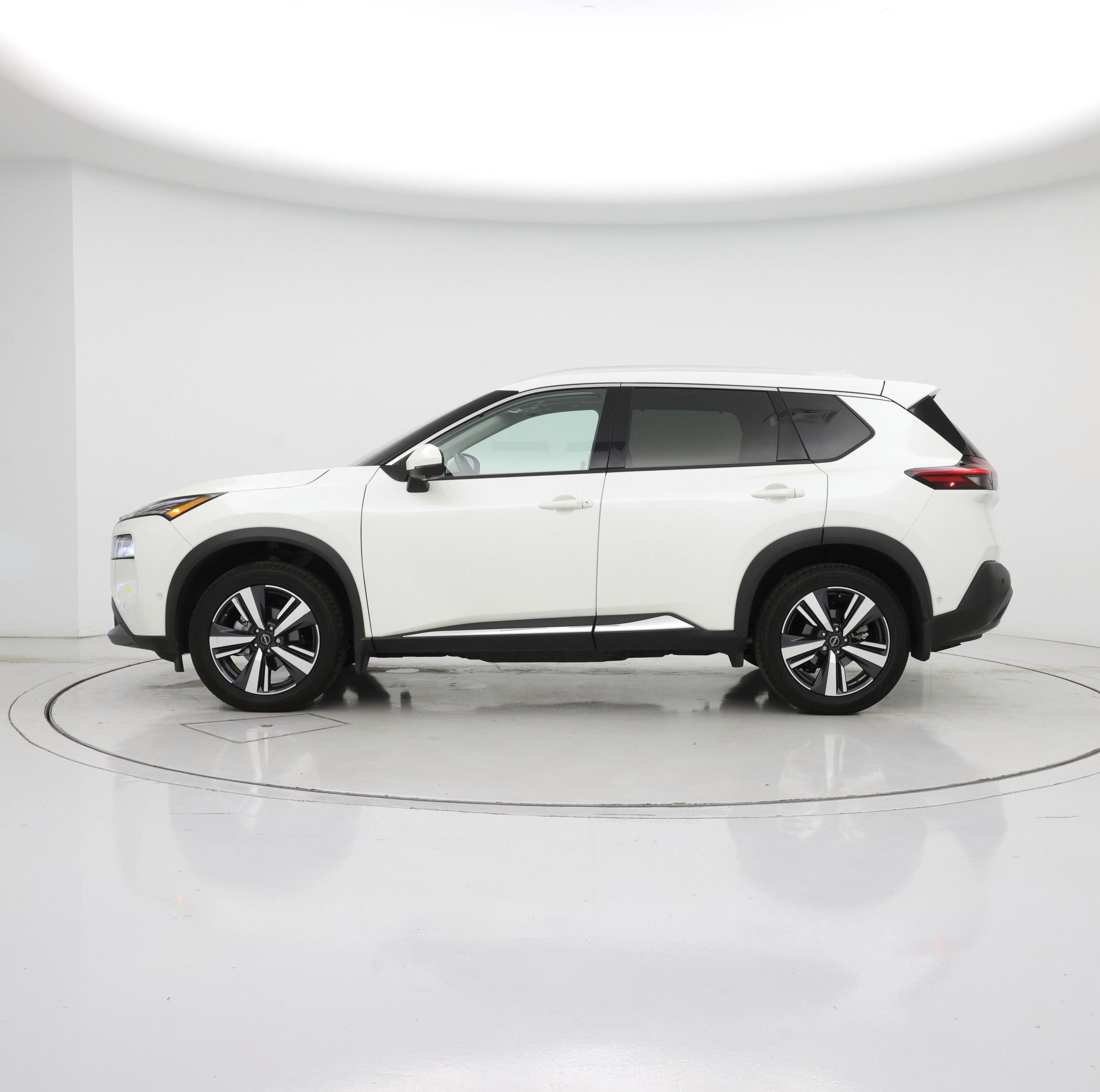 Thumbnail: 2022 Nissan Rogue - 3
