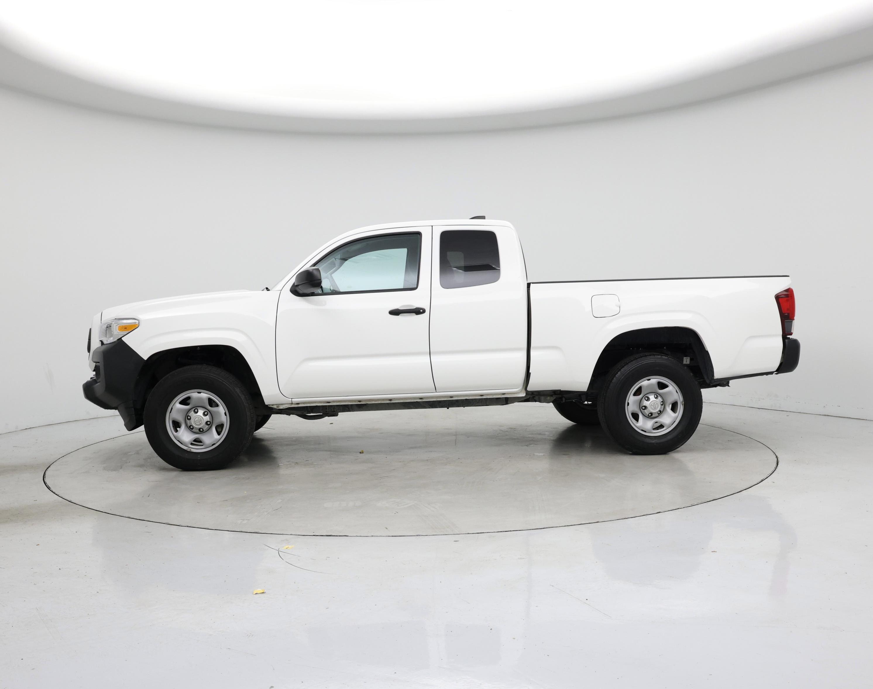 Thumbnail: 2023 Toyota Tacoma - 3