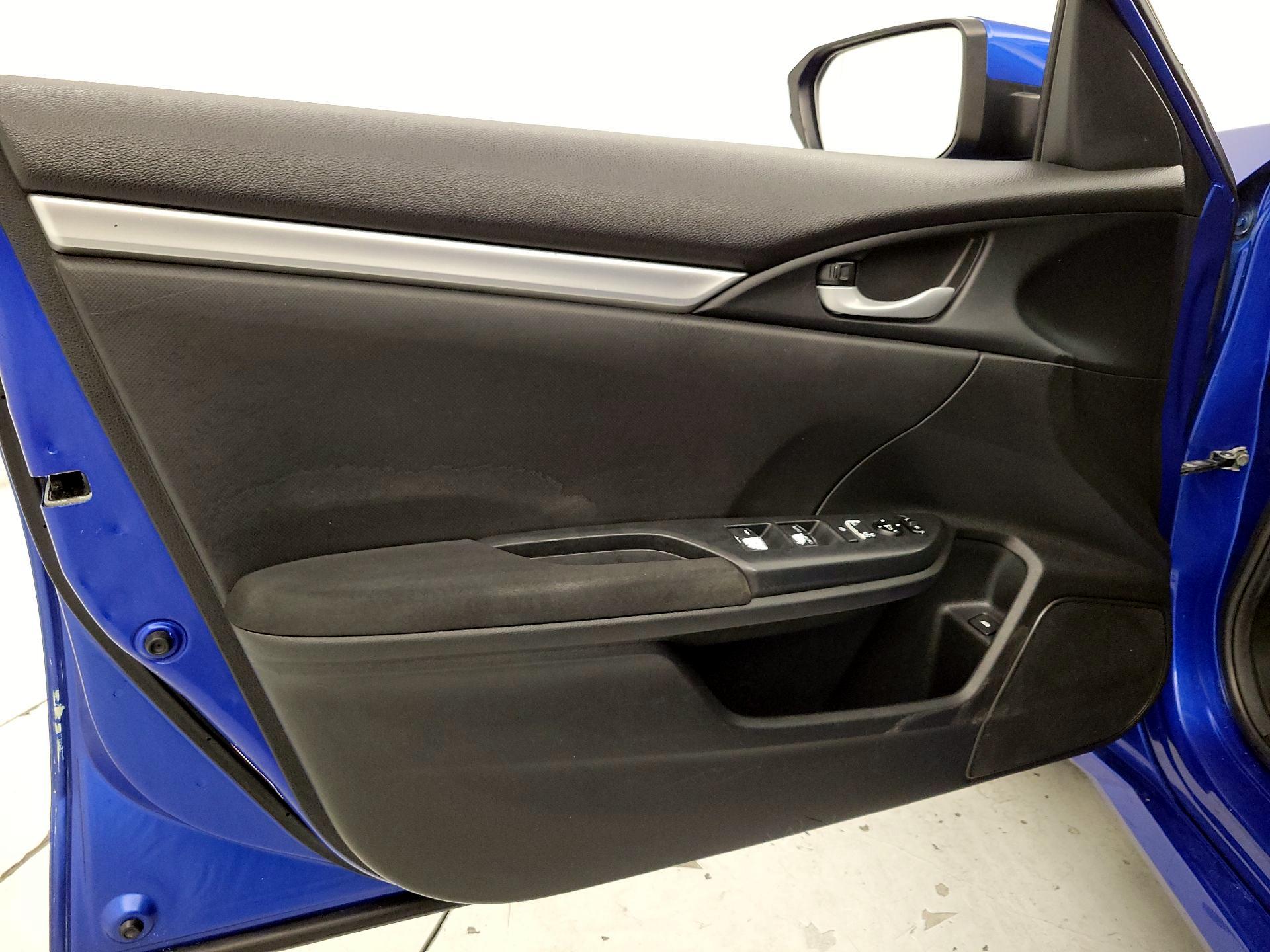Thumbnail: 2016 Honda Civic - 12