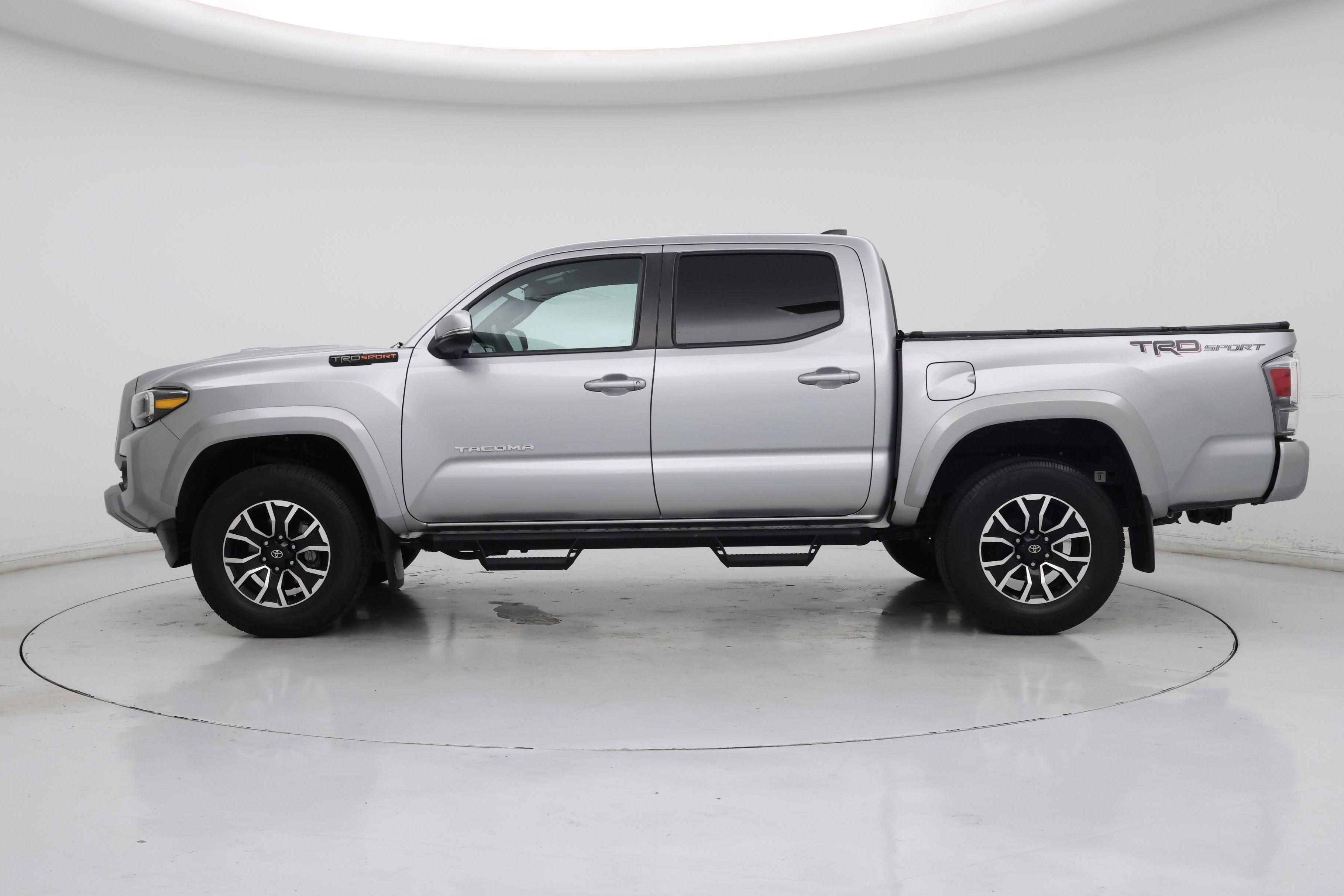Thumbnail: 2021 Toyota Tacoma - 3