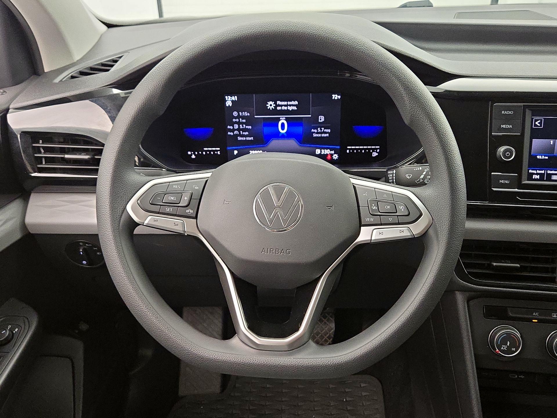 Thumbnail: 2022 Volkswagen Taos - 10