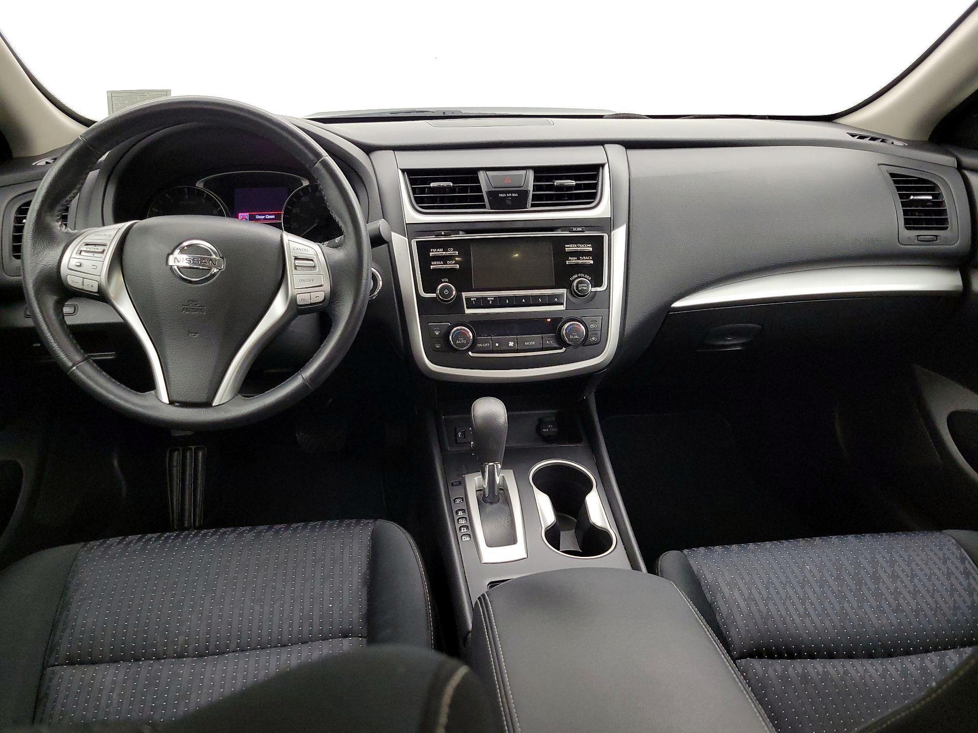Thumbnail: 2016 Nissan Altima - 9
