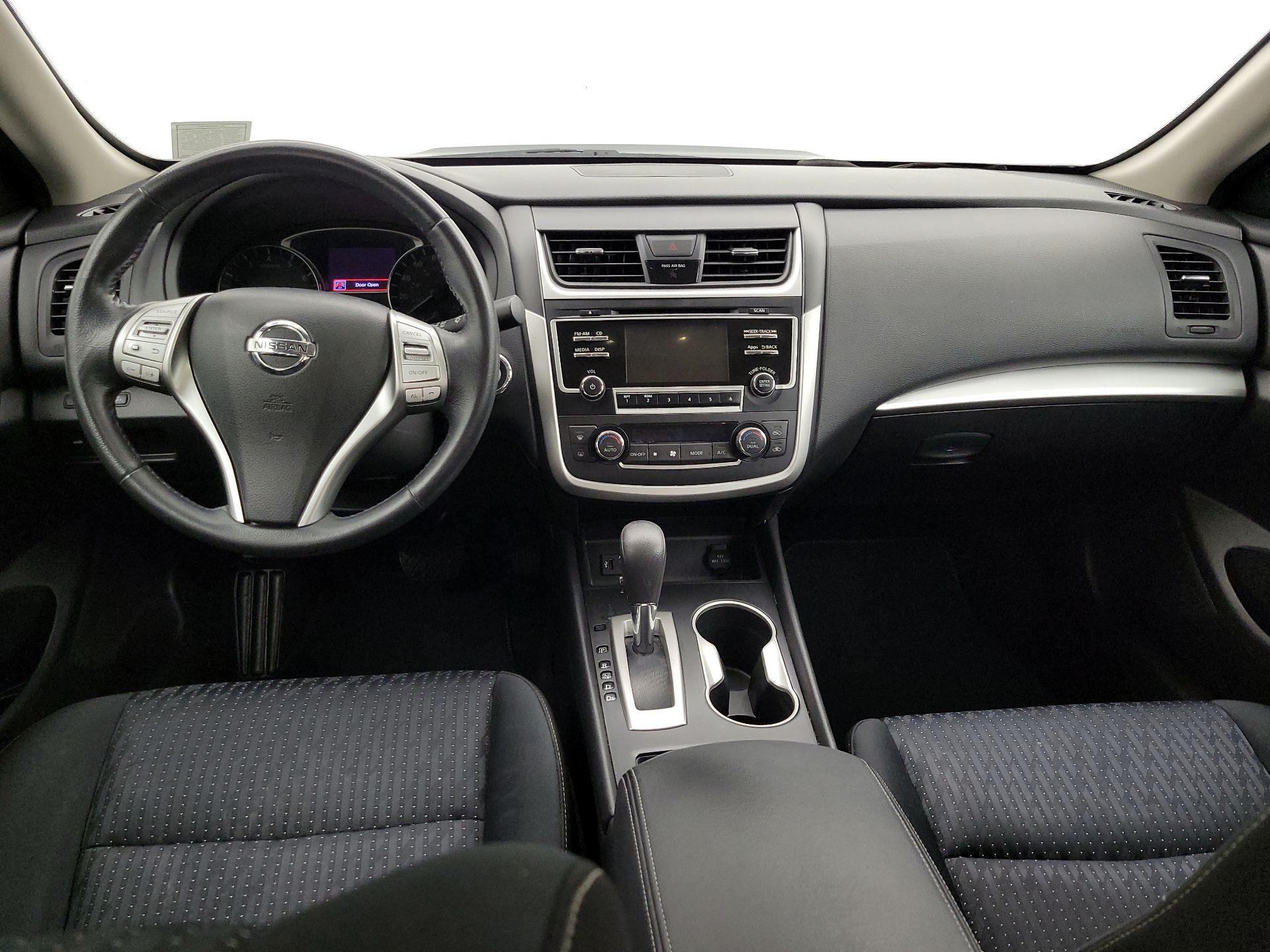 Thumbnail: 2016 Nissan Altima - 11