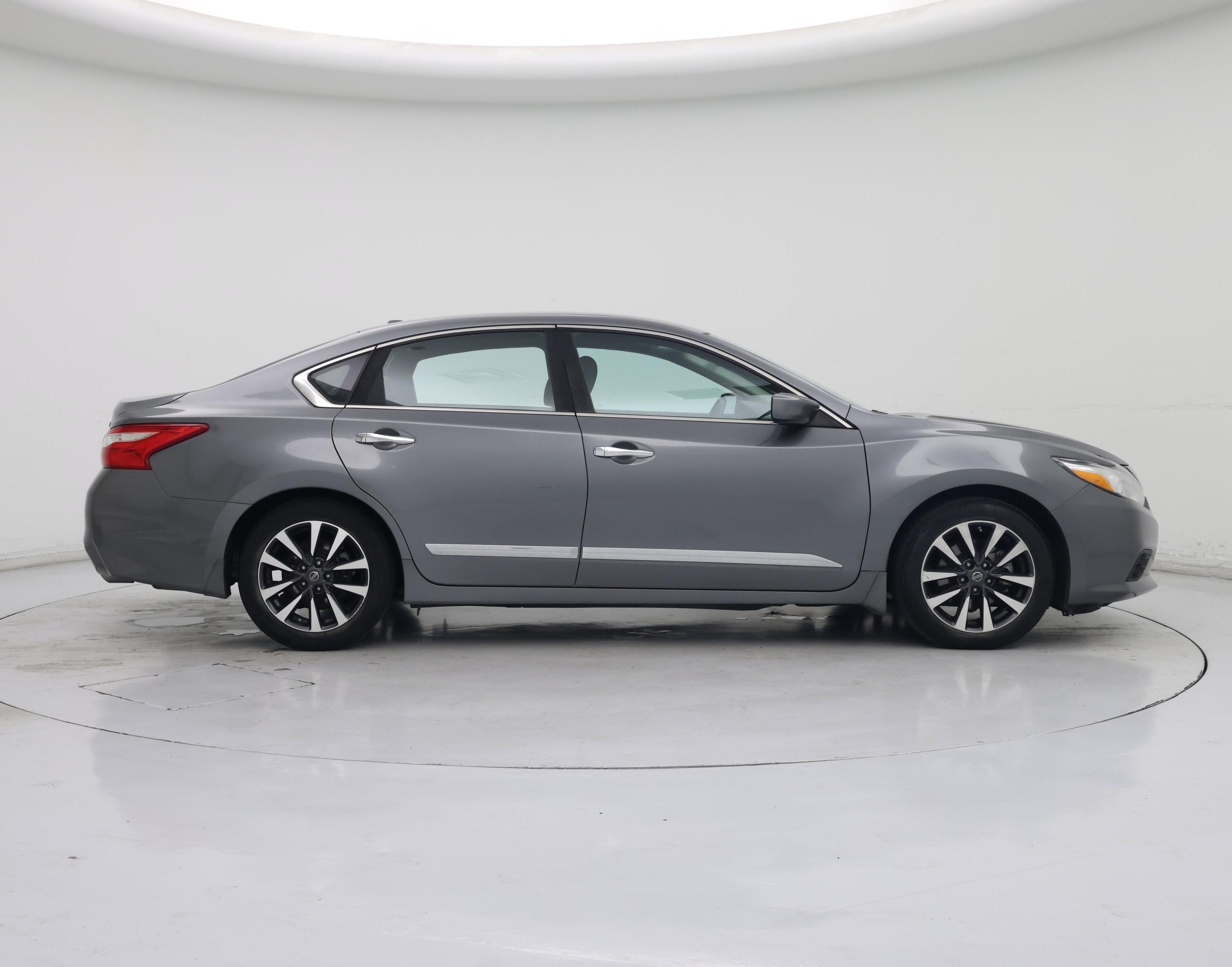 Thumbnail: 2016 Nissan Altima - 7