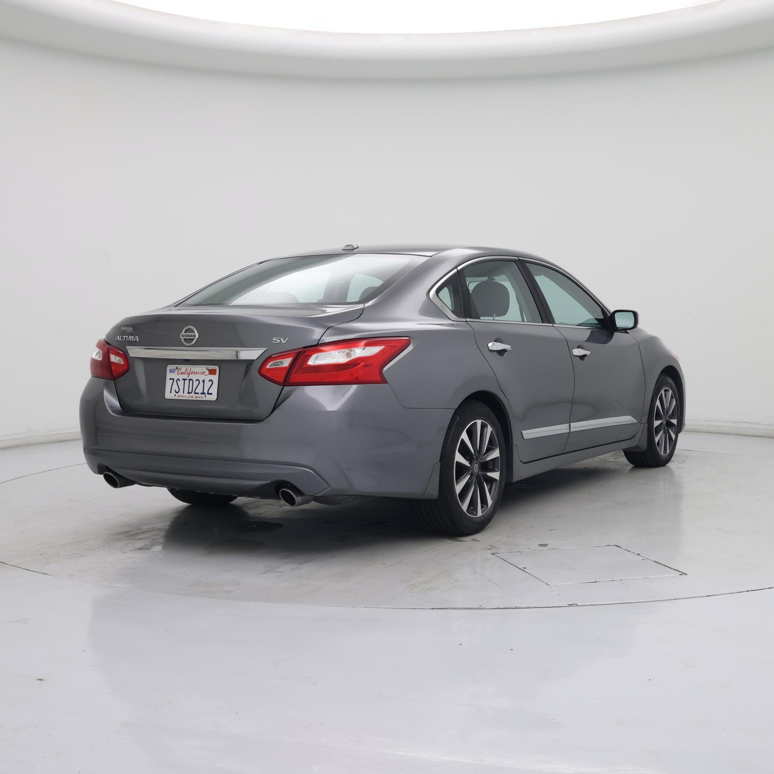 Thumbnail: 2016 Nissan Altima - 8