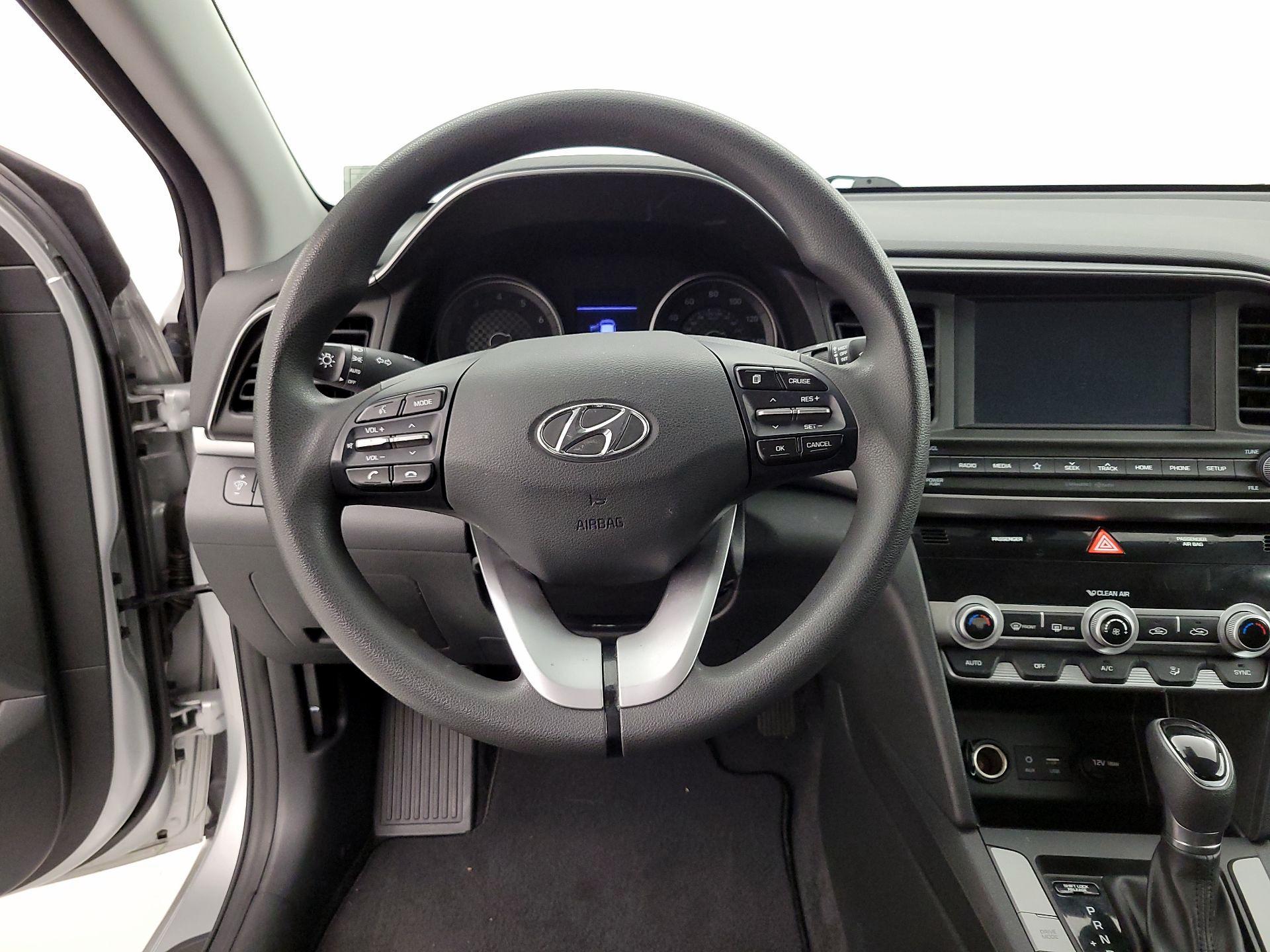Thumbnail: 2020 Hyundai Elantra - 10