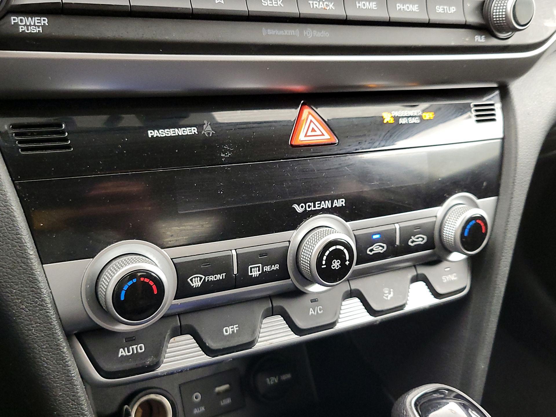 Thumbnail: 2020 Hyundai Elantra - 16