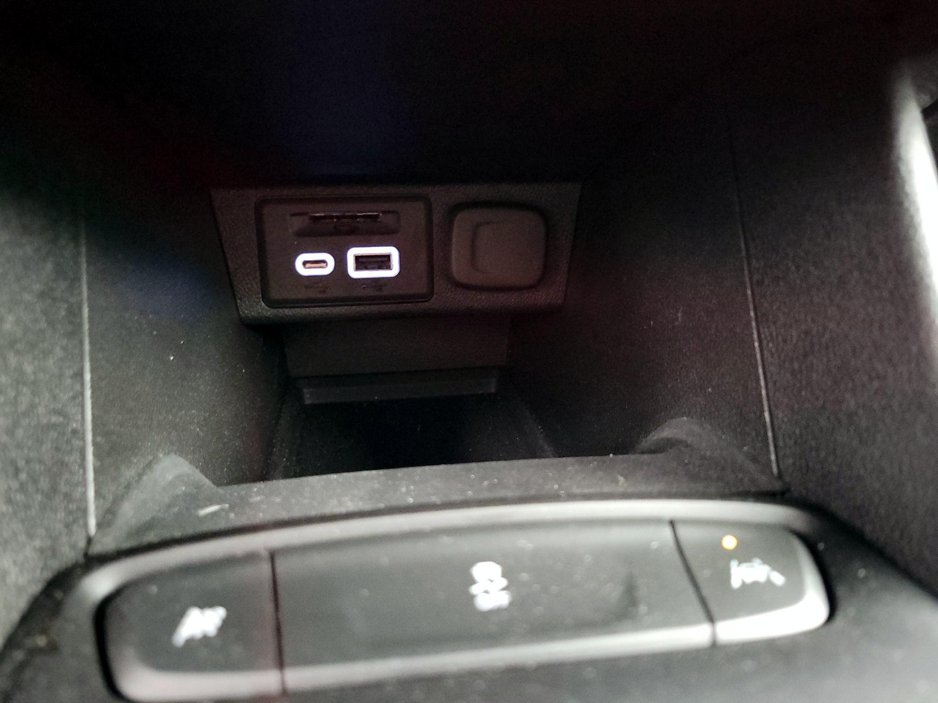 Thumbnail: 2023 Chevrolet Bolt EUV - 18