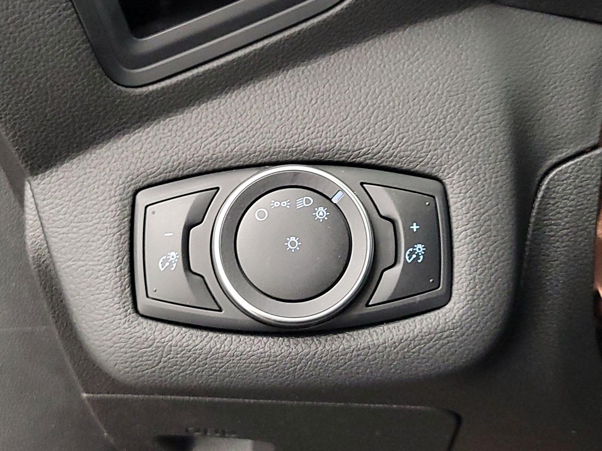 Thumbnail: 2017 Ford C-Max - 13