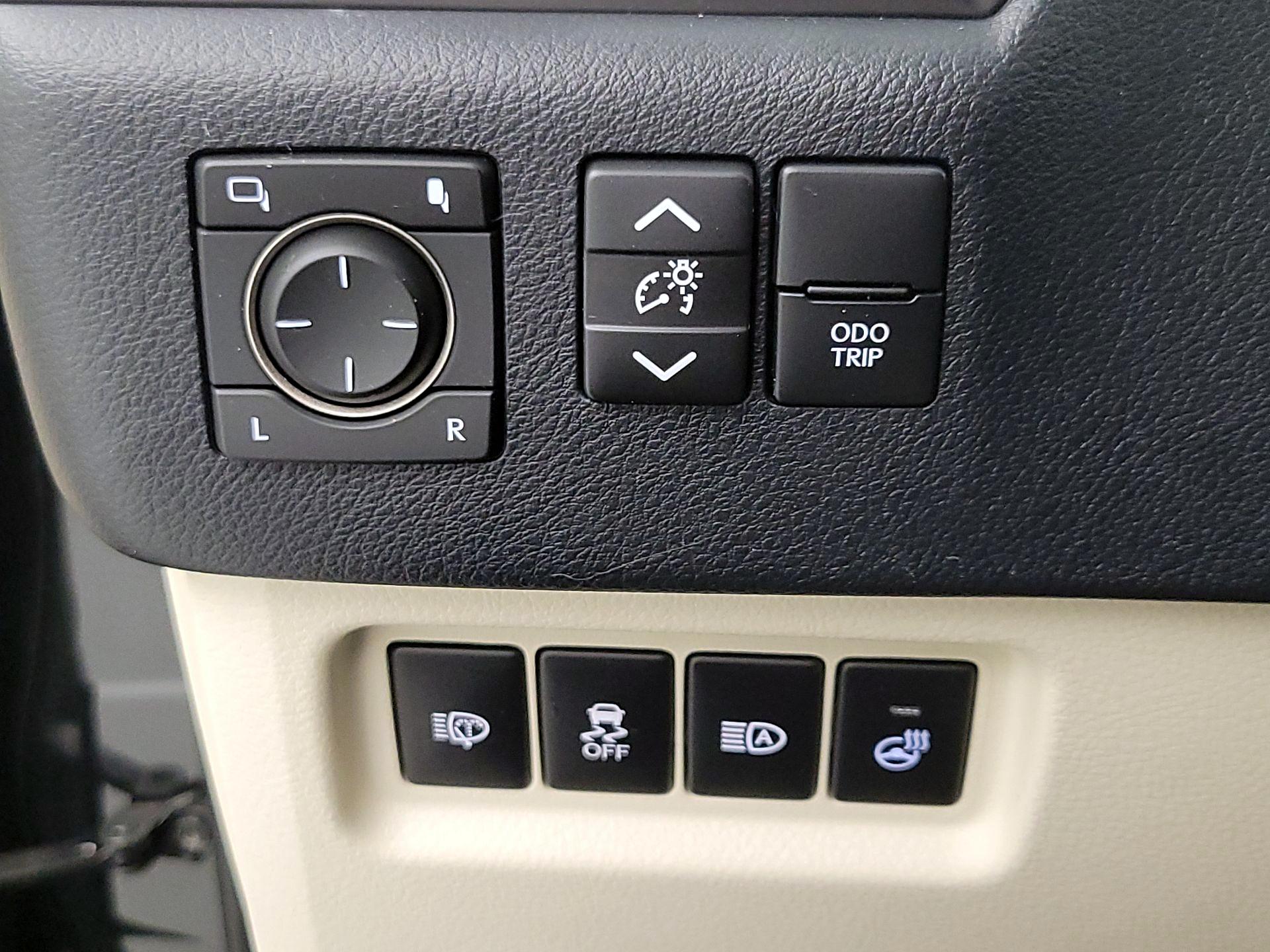 Thumbnail: 2023 Lexus GX - 13