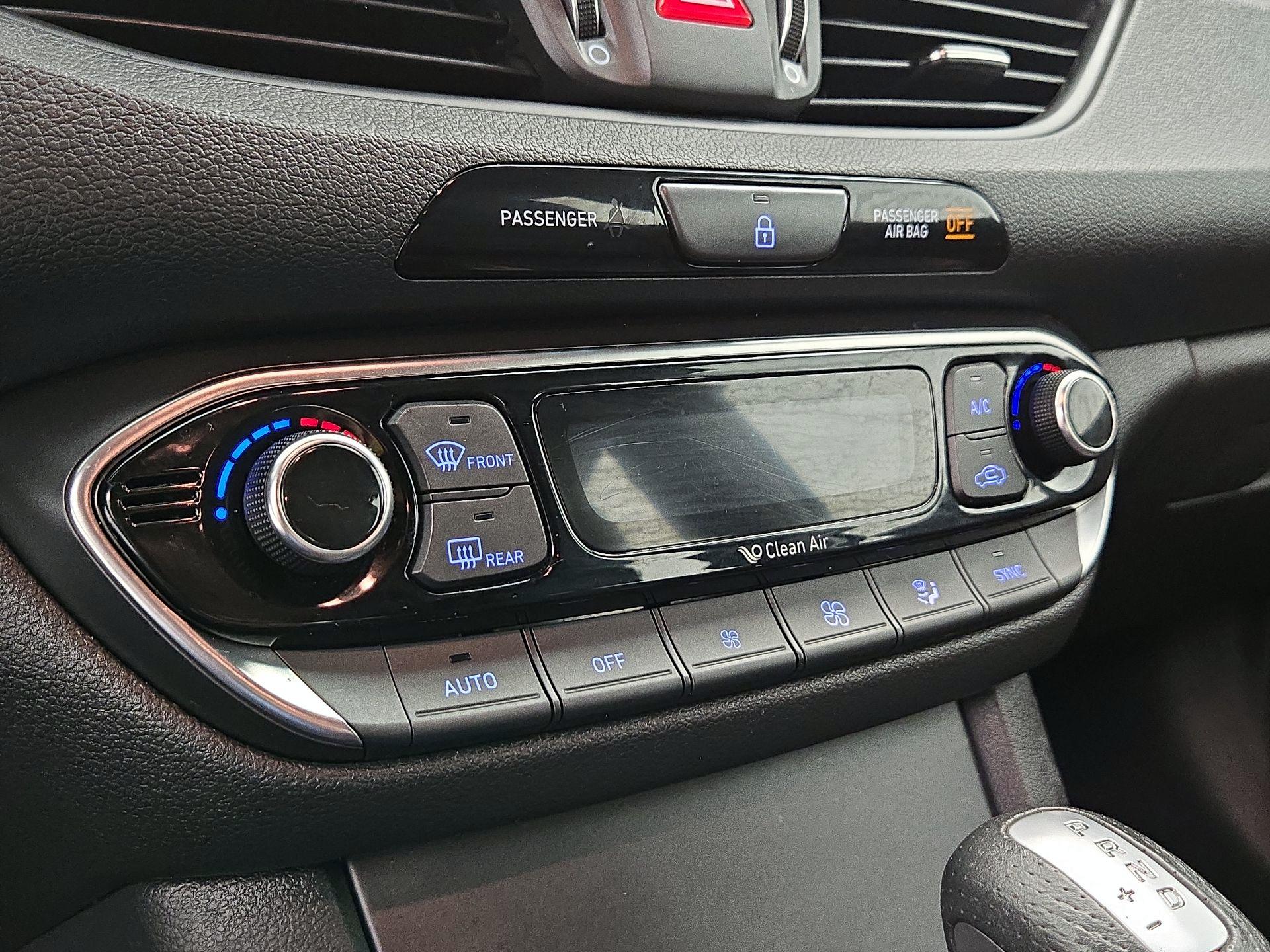 Thumbnail: 2020 Hyundai Elantra - 16