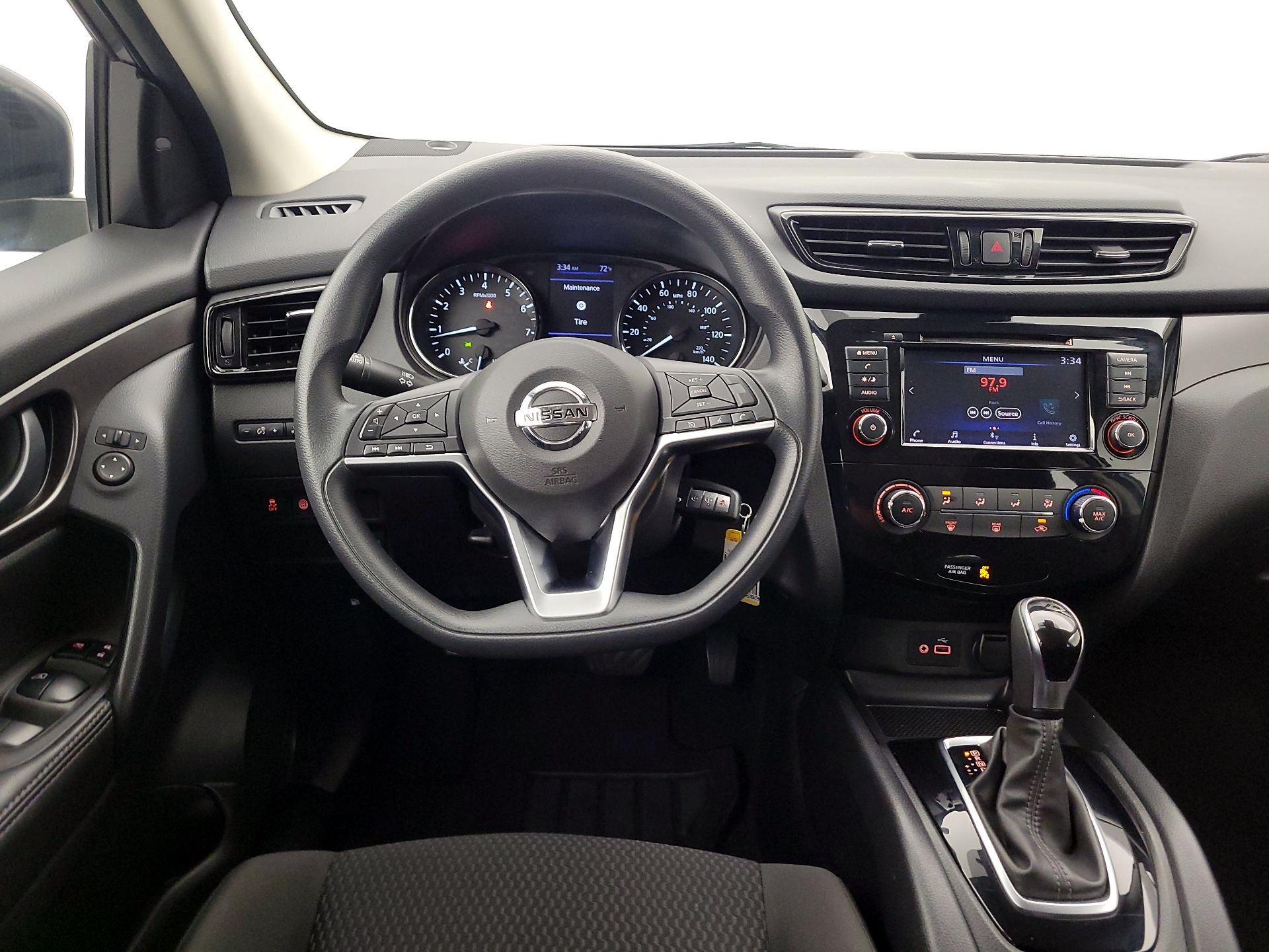 Thumbnail: 2021 Nissan Rogue Sport - 10