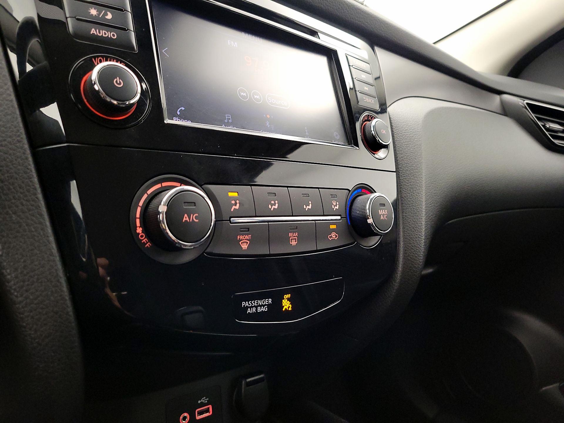Thumbnail: 2021 Nissan Rogue Sport - 16