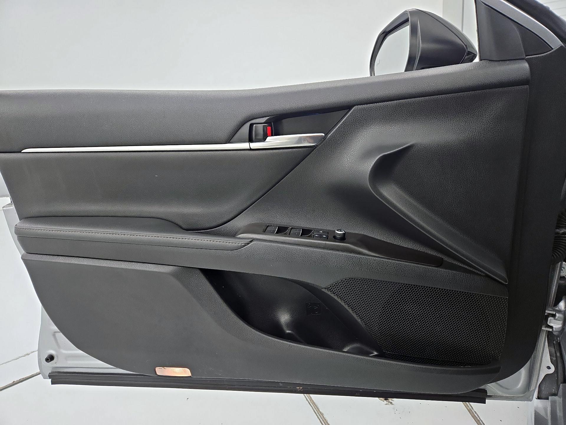 Thumbnail: 2022 Toyota Camry - 12