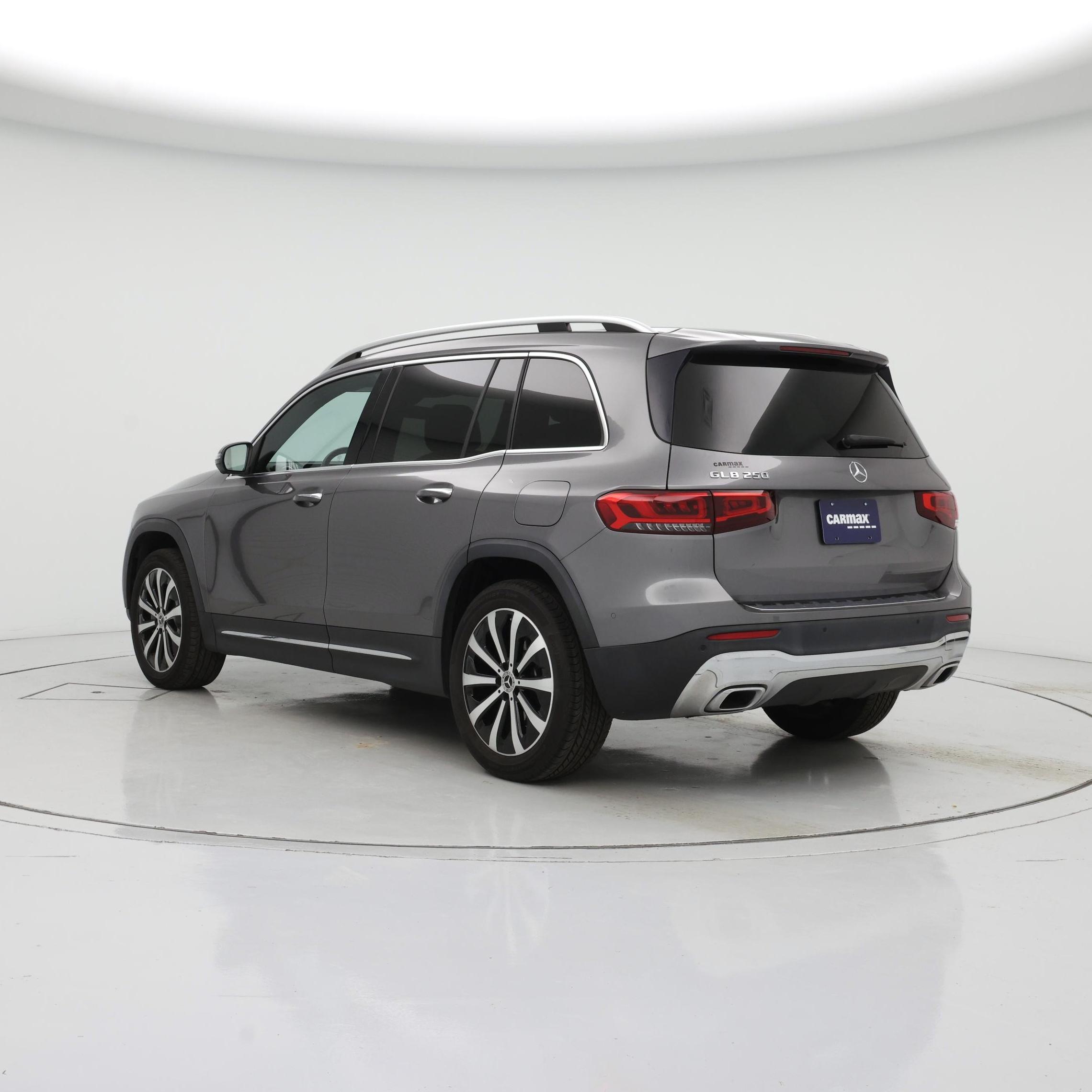 Thumbnail: 2022 Mercedes-Benz GLB - 2