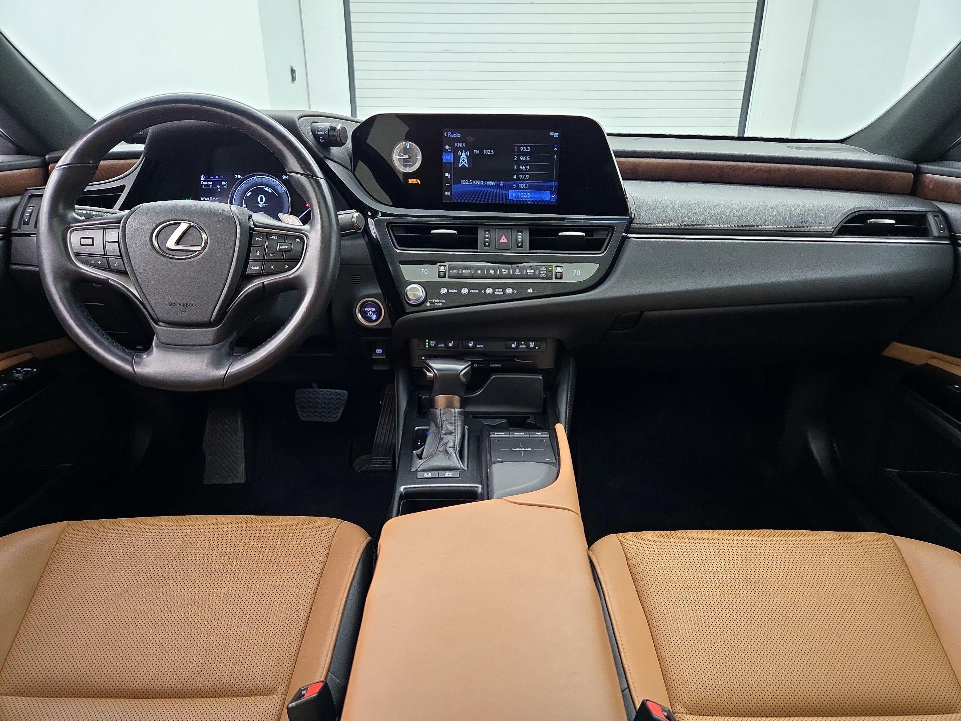 Thumbnail: 2022 Lexus ES - 9