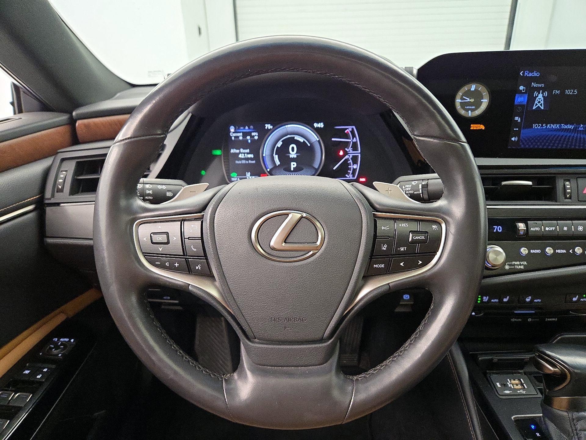 Thumbnail: 2022 Lexus ES - 10