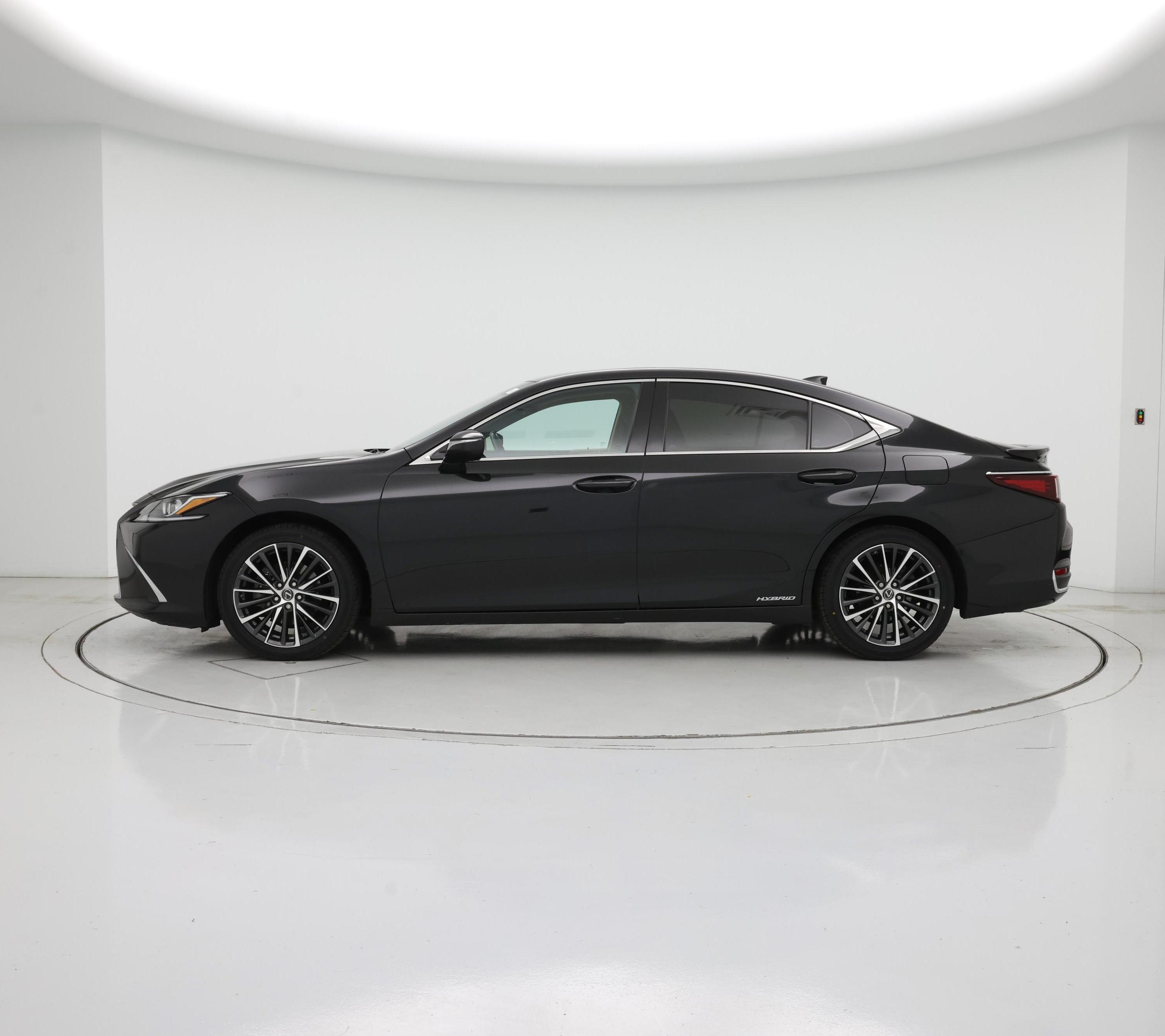 Thumbnail: 2022 Lexus ES - 3