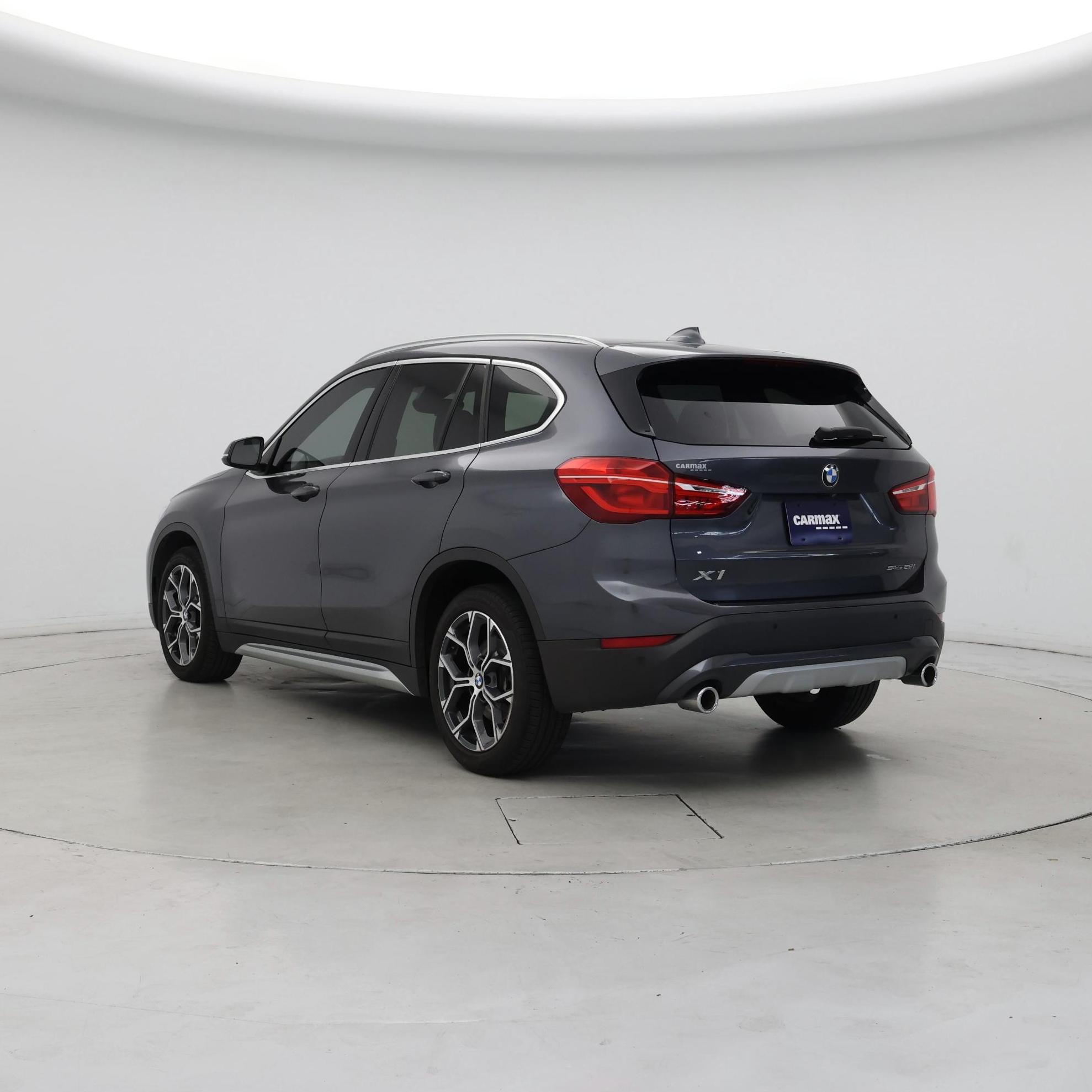 Thumbnail: 2021 BMW X1 - 2
