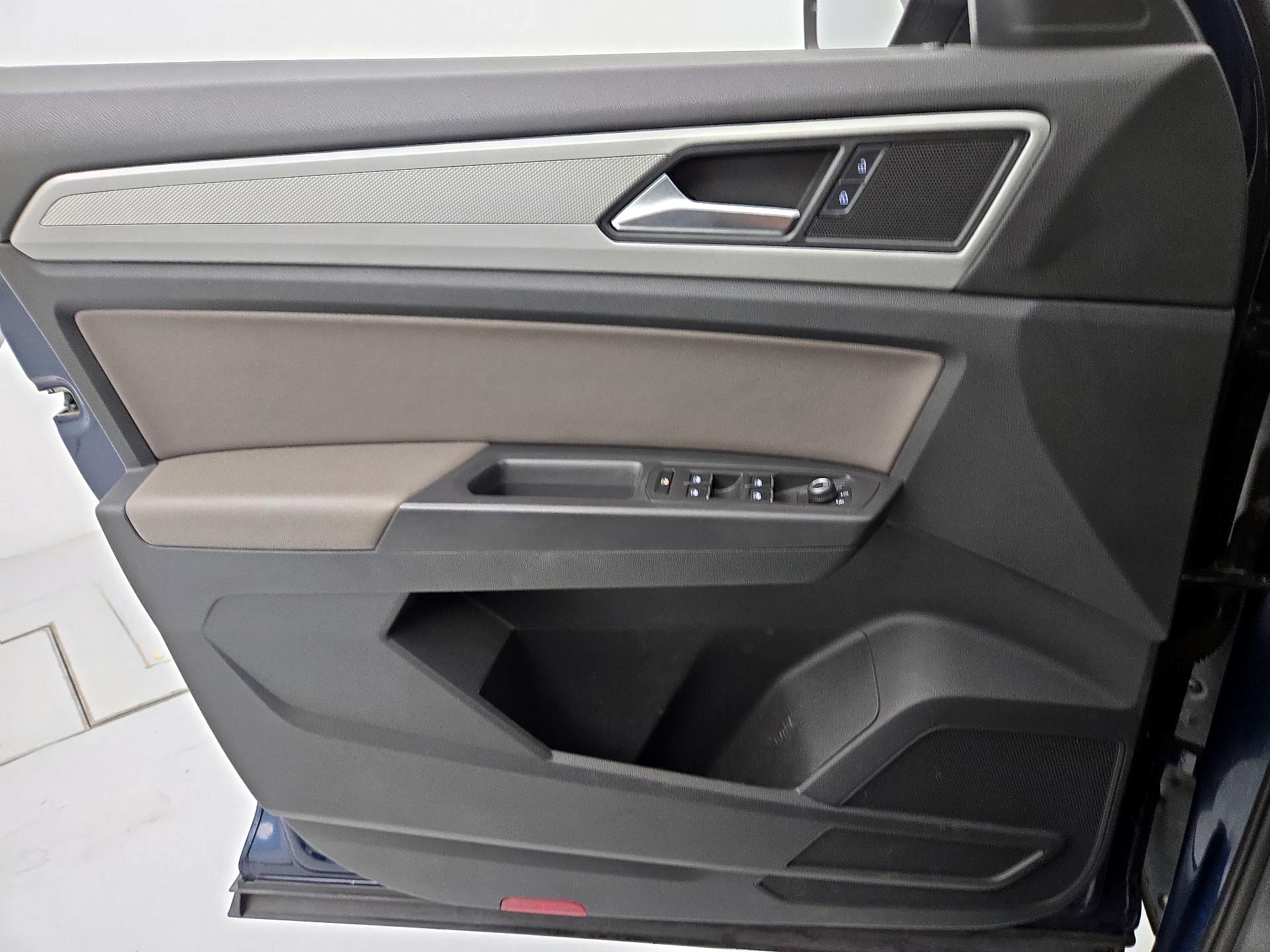 Thumbnail: 2021 Volkswagen Atlas - 12