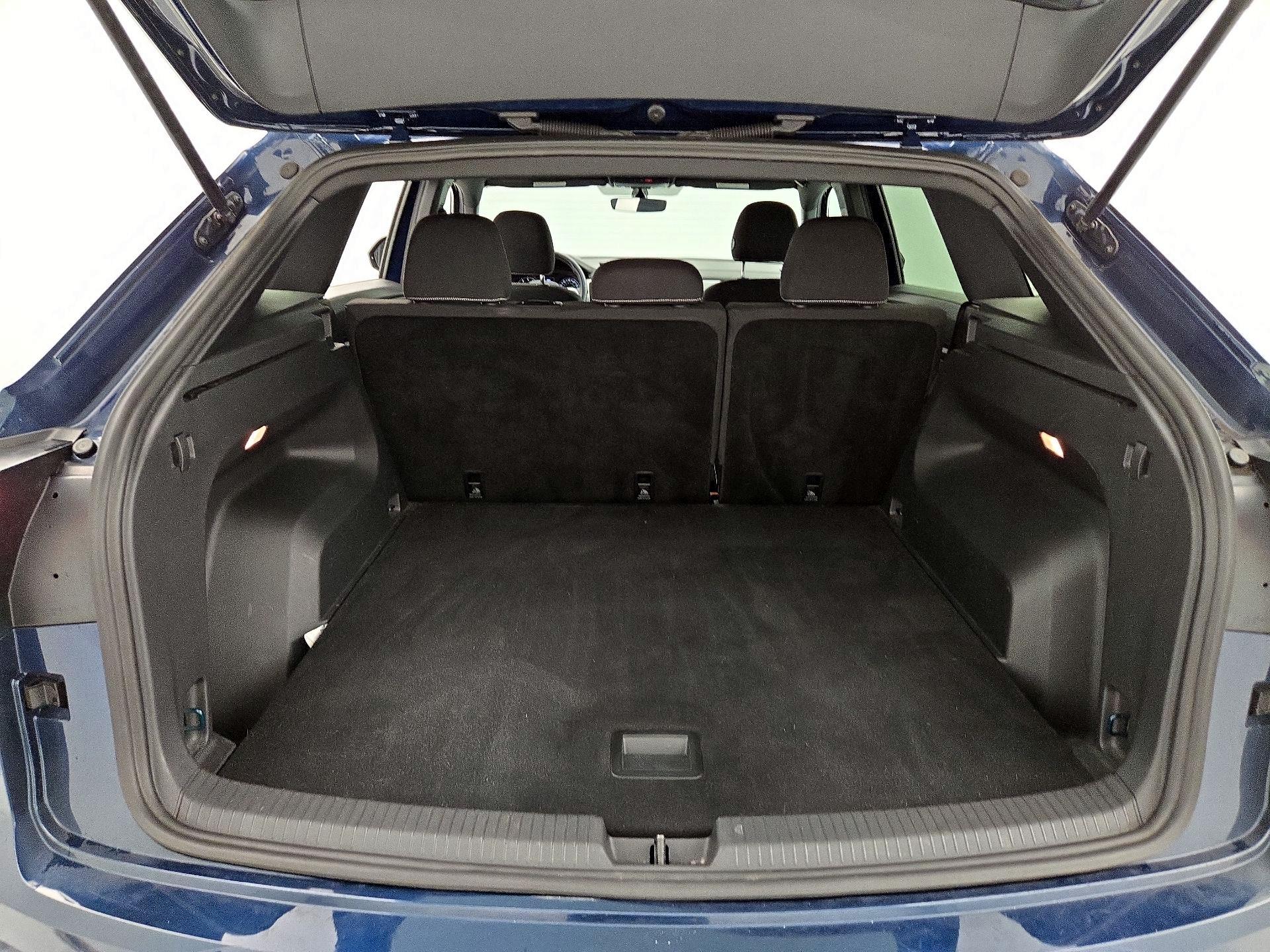 Thumbnail: 2021 Volkswagen Atlas - 20