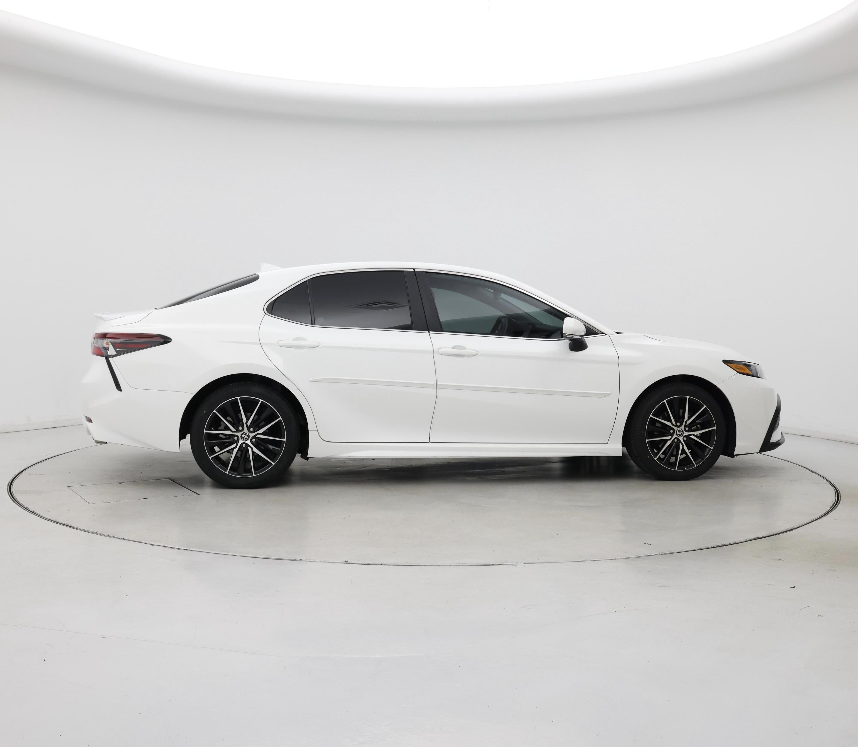 Thumbnail: 2021 Toyota Camry - 7