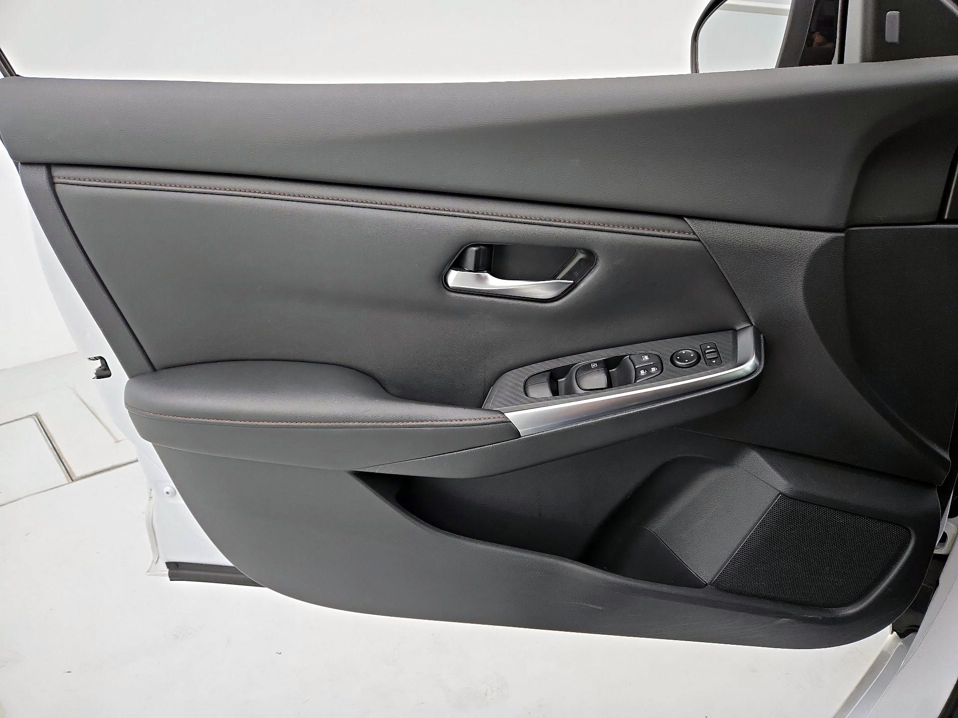 Thumbnail: 2021 Nissan Sentra - 12