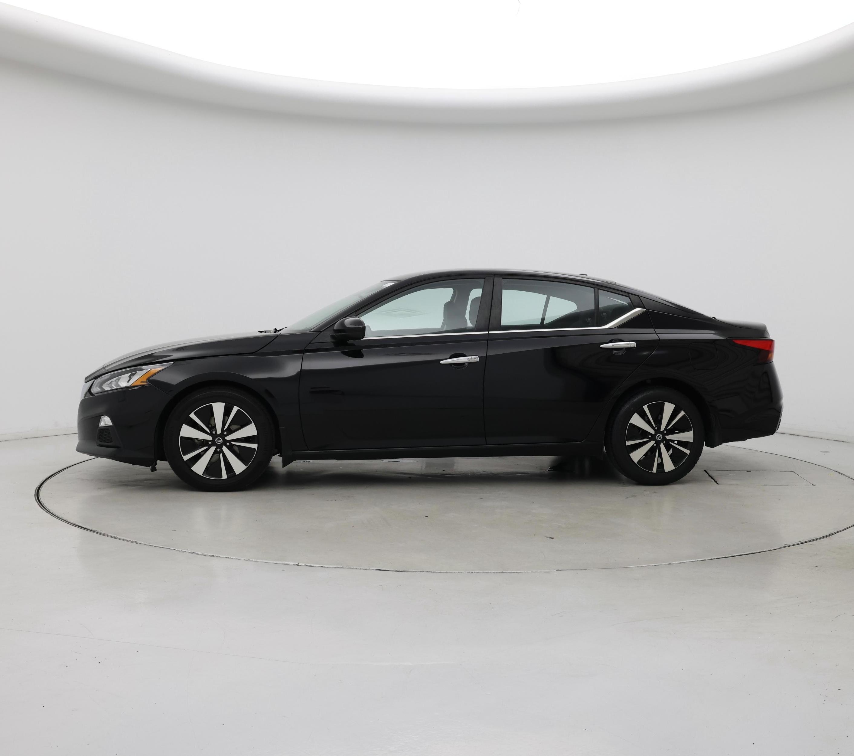 Thumbnail: 2022 Nissan Altima - 3