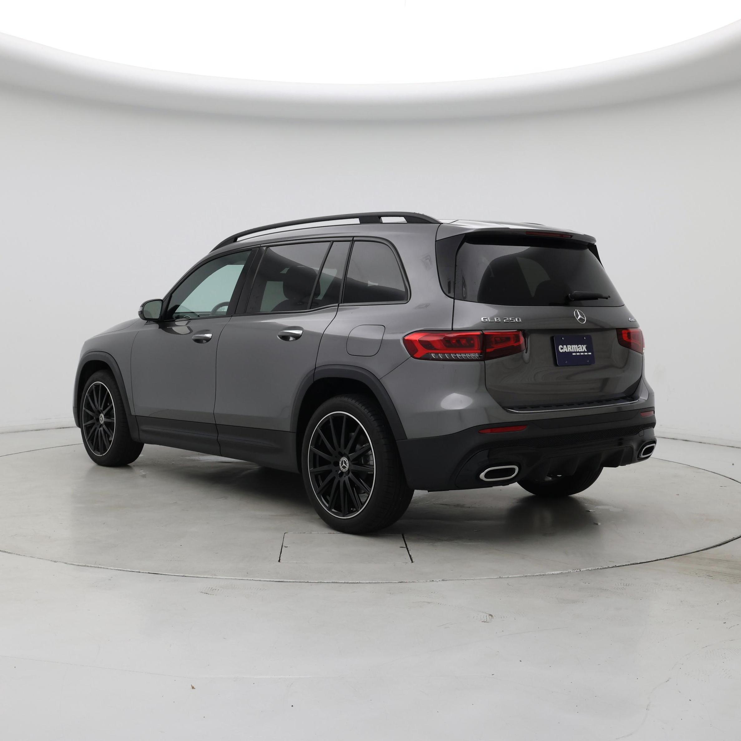 Thumbnail: 2022 Mercedes-Benz GLB - 2