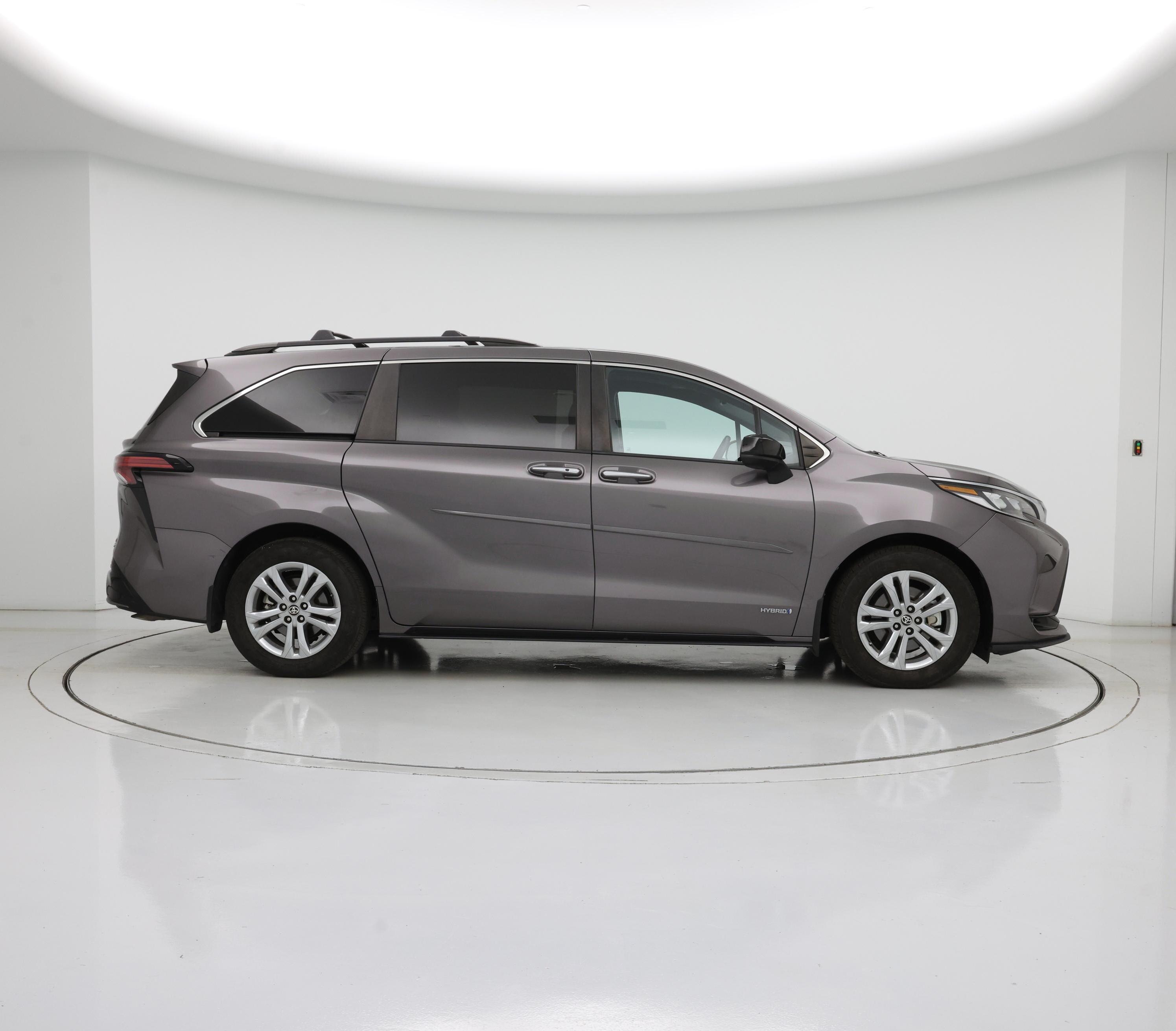 Thumbnail: 2021 Toyota Sienna - 7