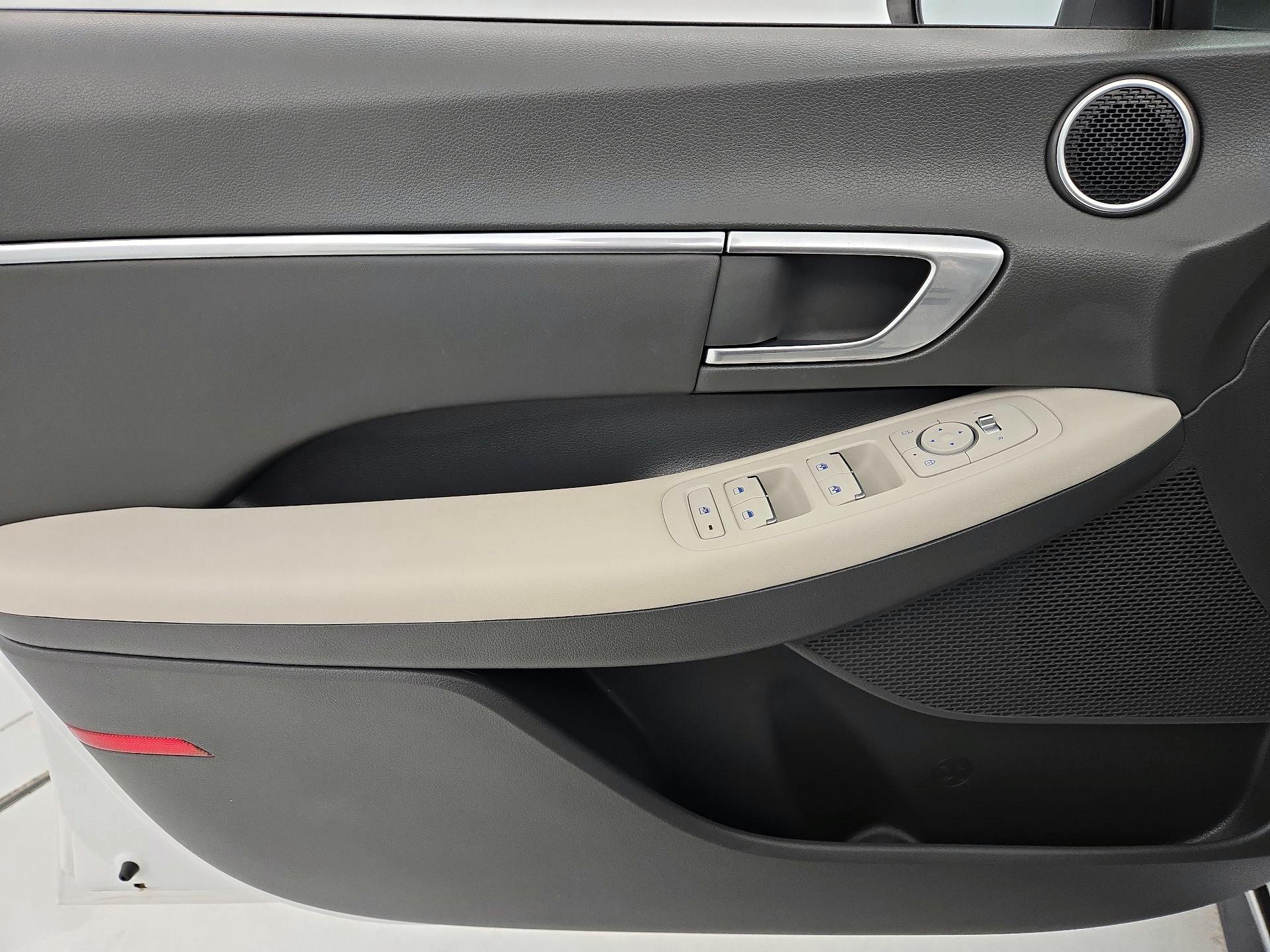 Thumbnail: 2023 Hyundai Sonata - 12