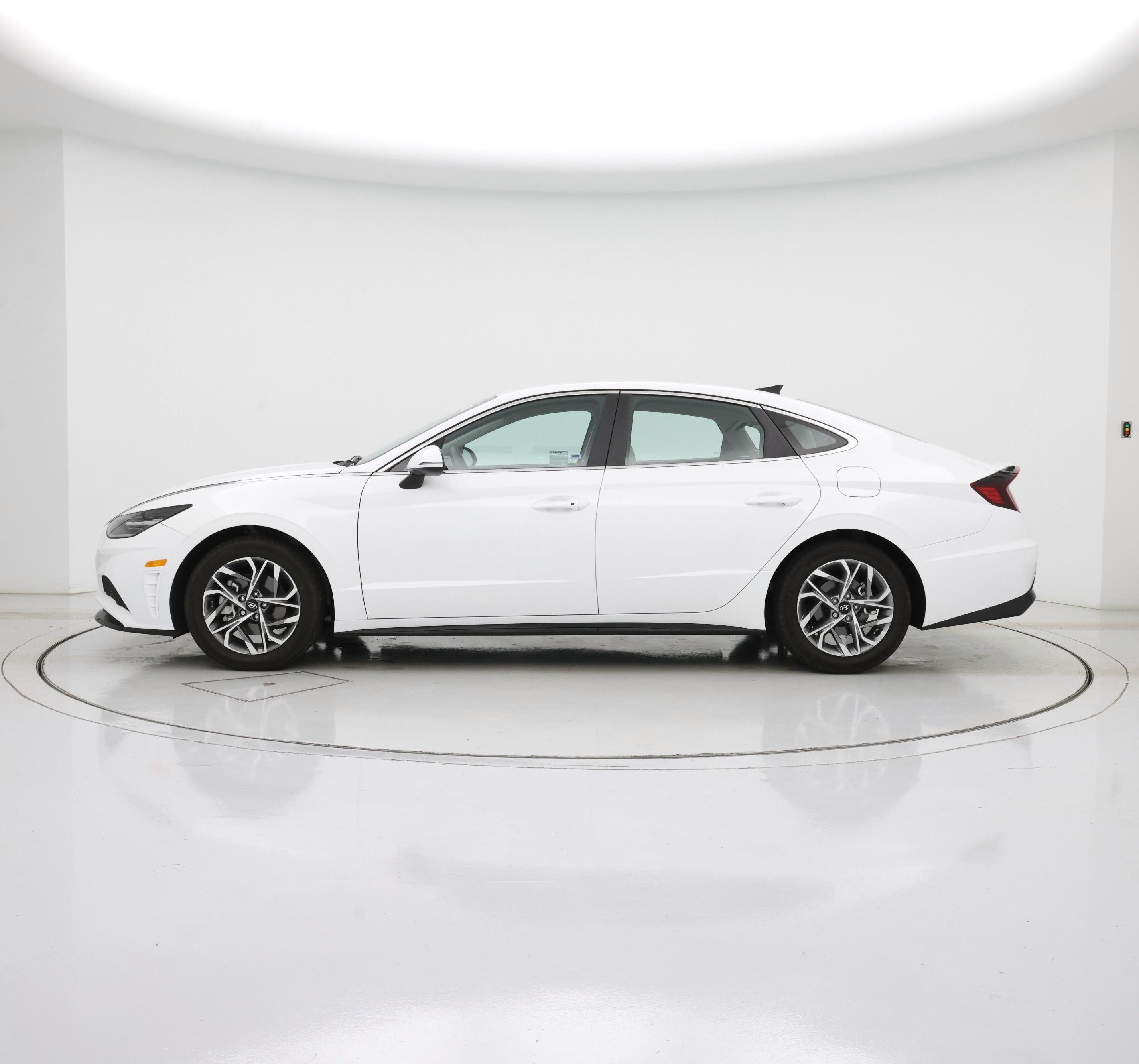 Thumbnail: 2023 Hyundai Sonata - 3