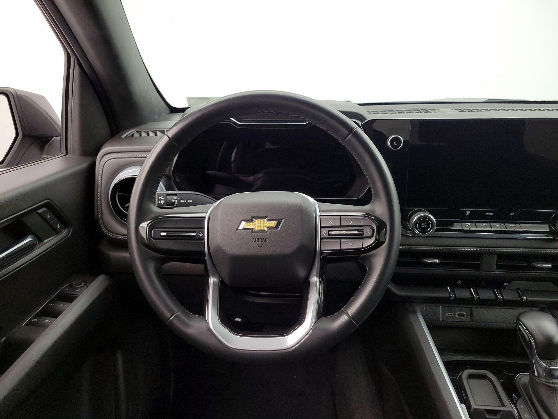 Thumbnail: 2023 Chevrolet Colorado - 10
